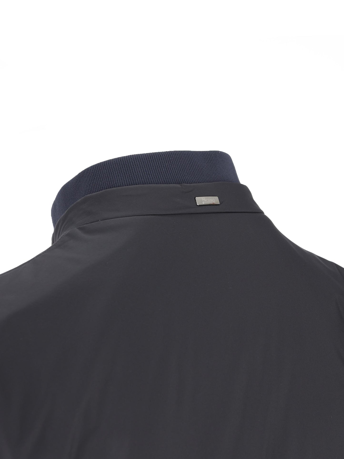 Giacca realizzata in poliammide. GI000414U 12456Z9200 HERNO 