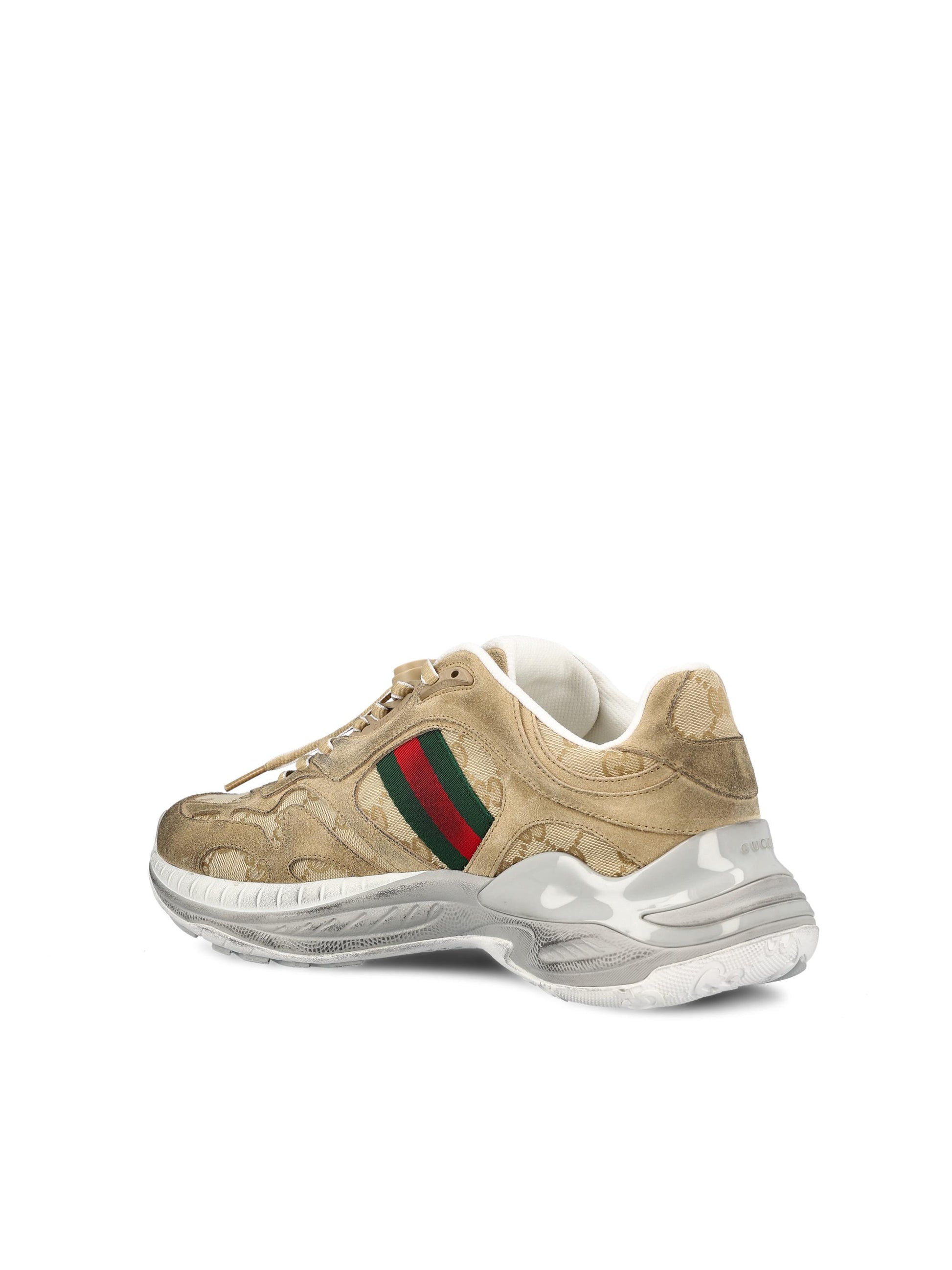 Sneakers realizzate in pelle. 853709 AAF572942 GUCCI 