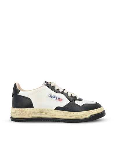 Sneakers realizzate in pelle. AVLW MMY3 AUTRY - MIHARA YASUHIRO 