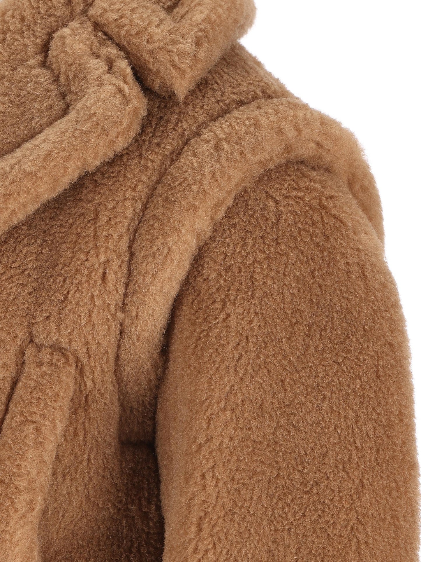 Gilet realizzato in tessuto teddy. 2521036012600 001 MAX MARA 