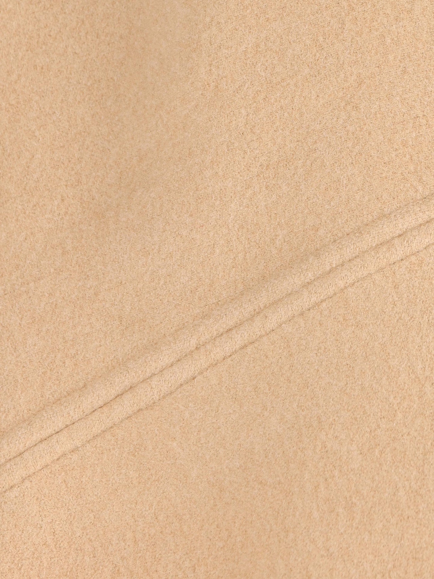 Stola realizzata in lana e cashmere. 320798 770222001 SALVATORE FERRAGAMO 