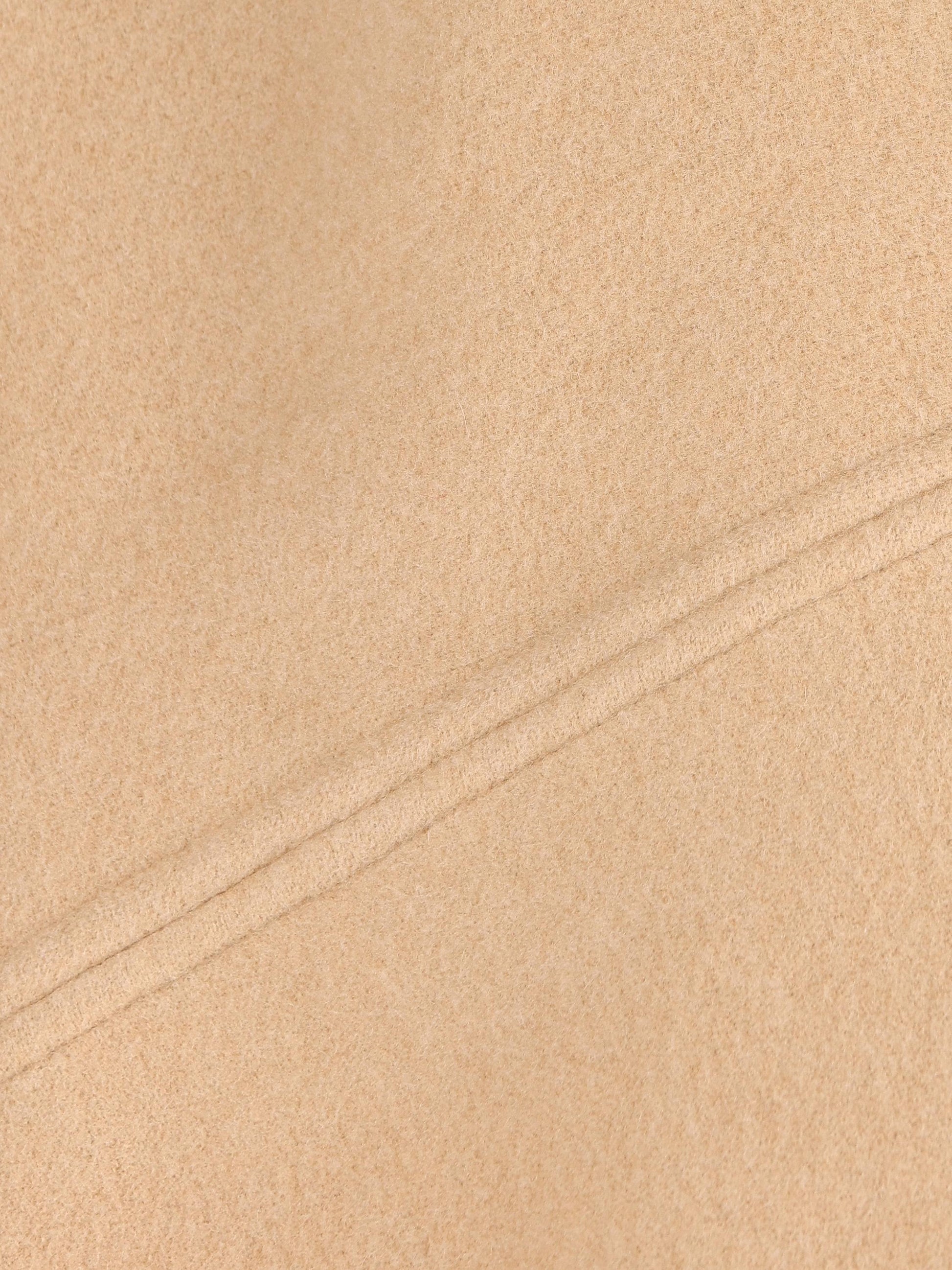 Stola realizzata in lana e cashmere. 320798 770222001 SALVATORE FERRAGAMO 