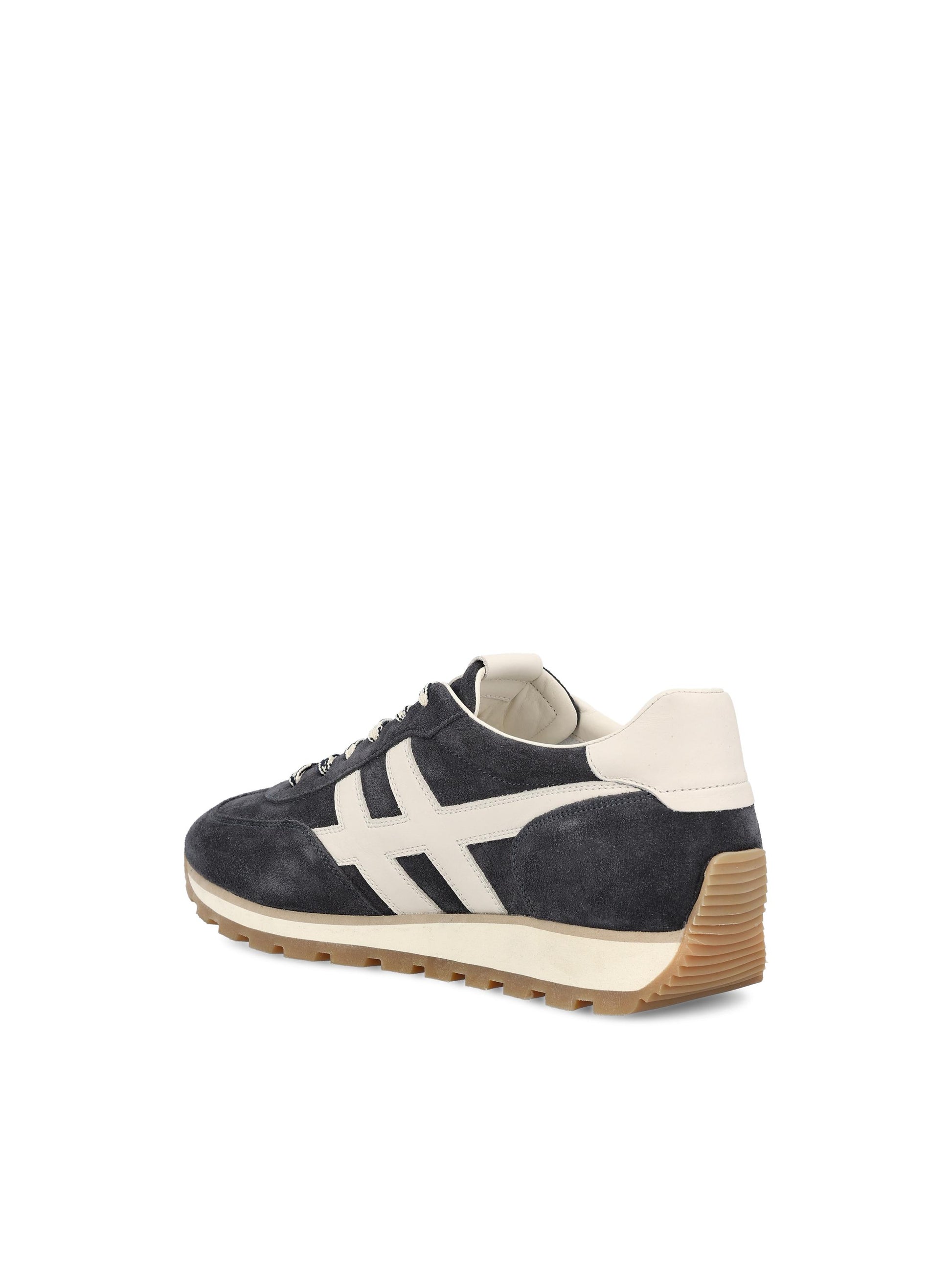 Sneakers realizzate in pelle scamosciata. HXM7010FZ80UHO 01VU HOGAN 