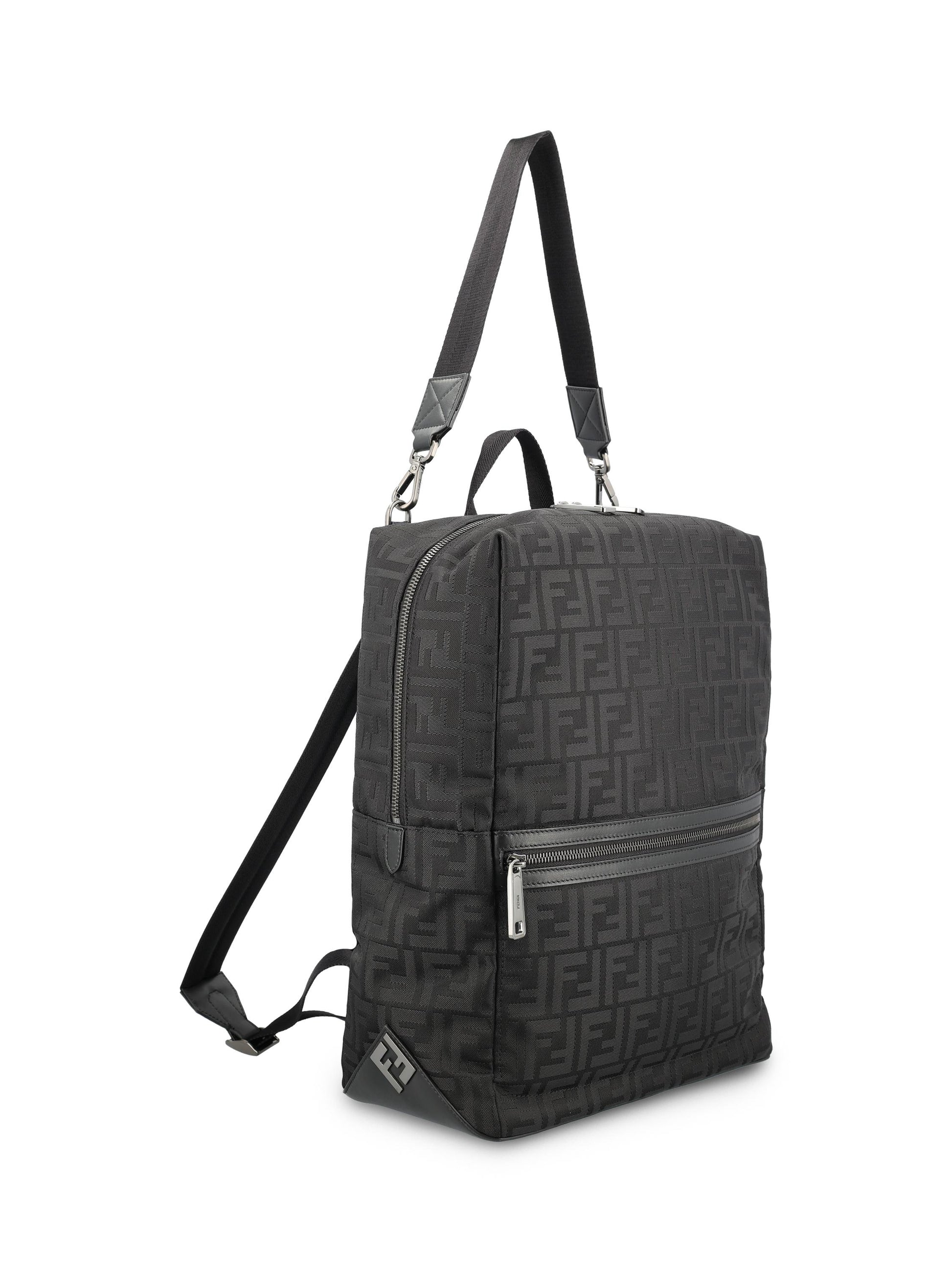 Zaino realizzato in nylon FF. 7VZ091 AVC6F05TR FENDI 
