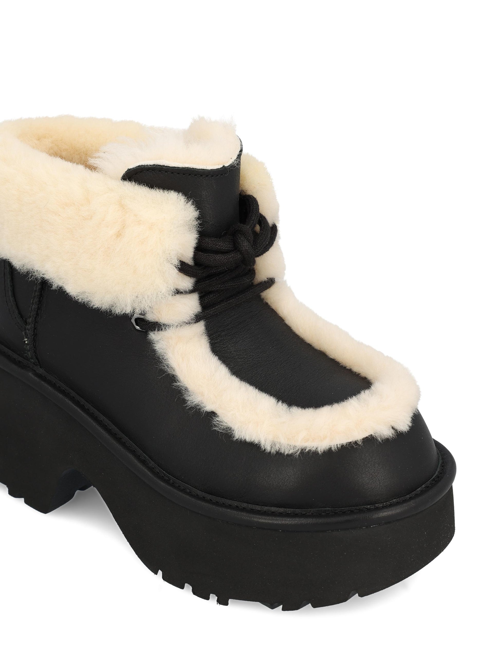 Stivali Classic Esmee Leather Lace Up 1176110 BLK UGG 