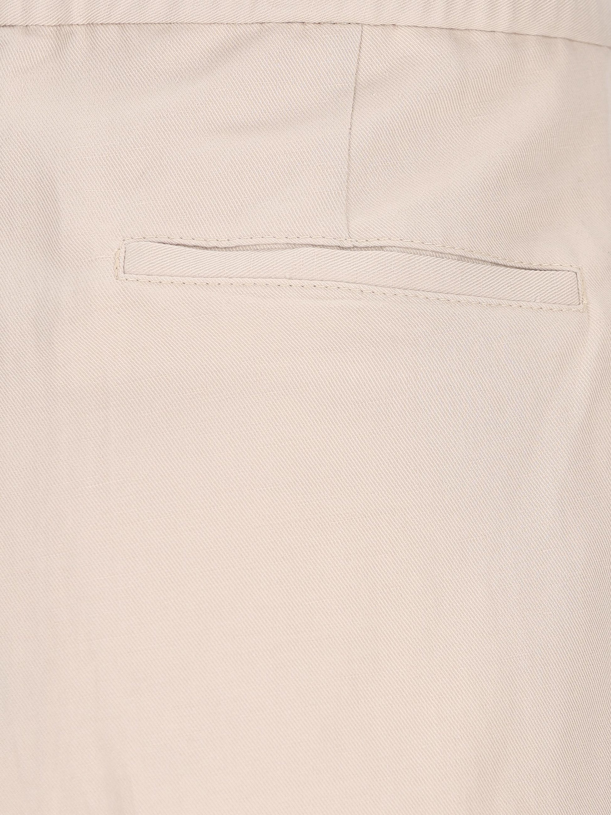 Pantaloni realizzati in cotone e lino. MH255E1710 C2439 BRUNELLO CUCINELLI 