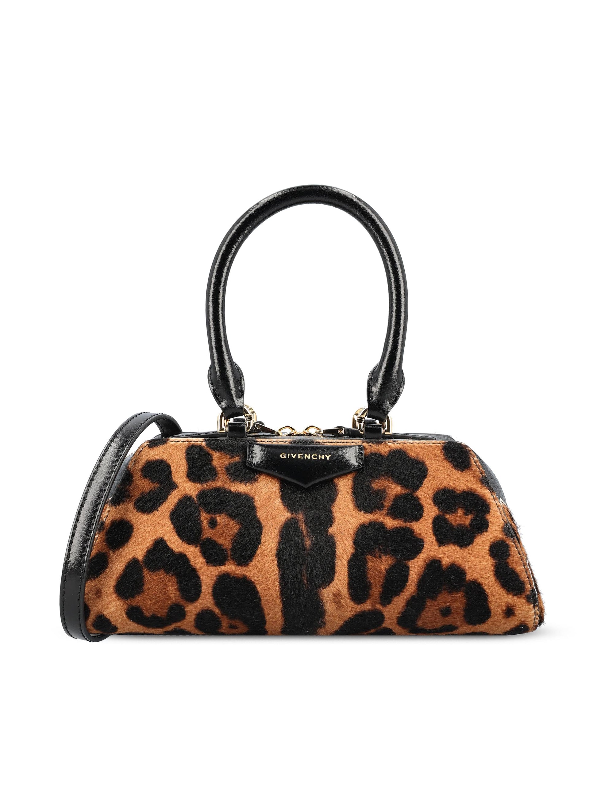 Borsa realizzata in pelle di vitello. BB5146B2B1 007 GIVENCHY 