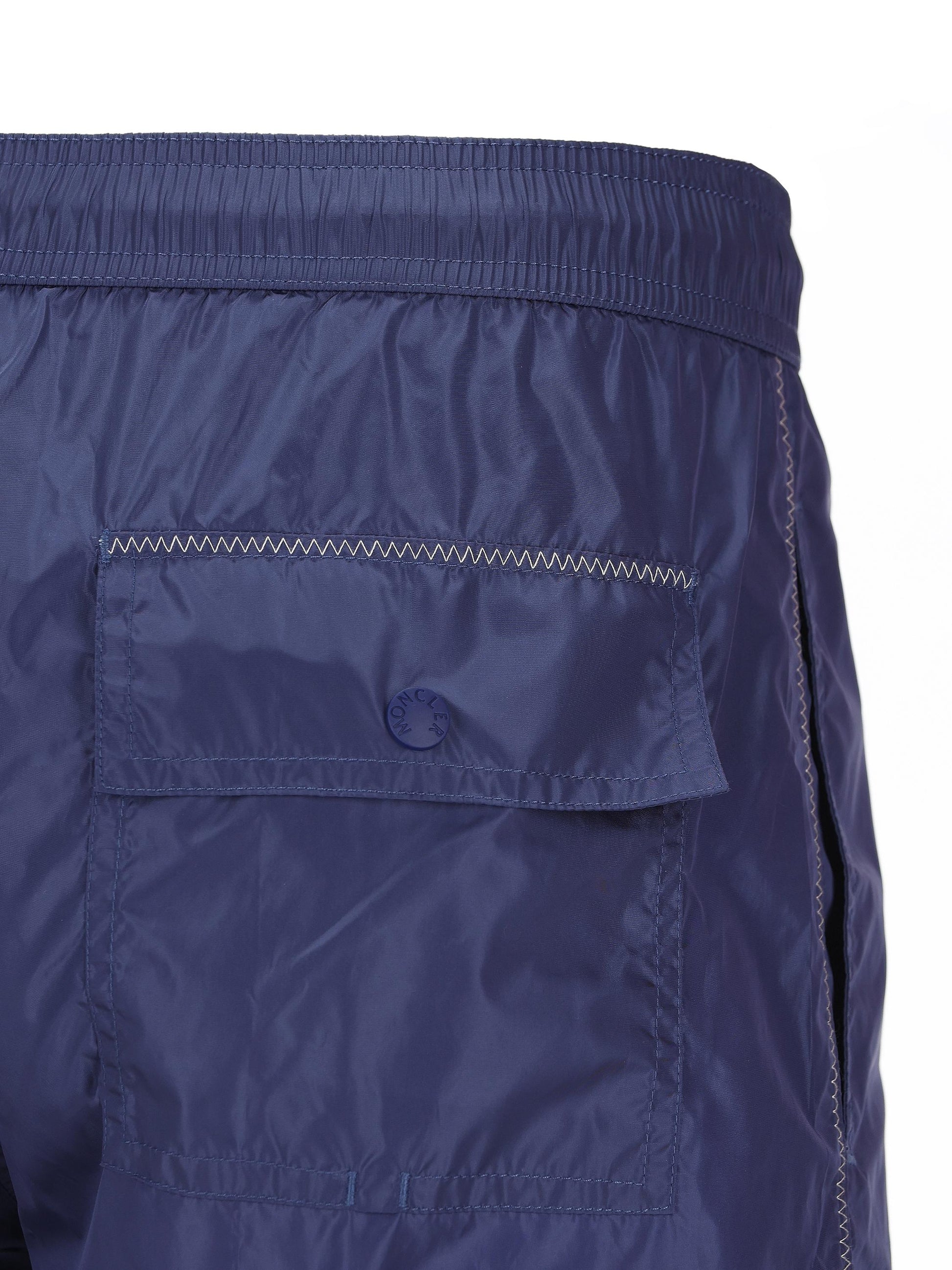 Shorts realizzati in poliammide. M2C00005 599JK765 MONCLER 