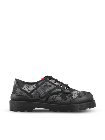 Stringata realizzata in tessuto GG. 848027 FAFLX8466 GUCCI 