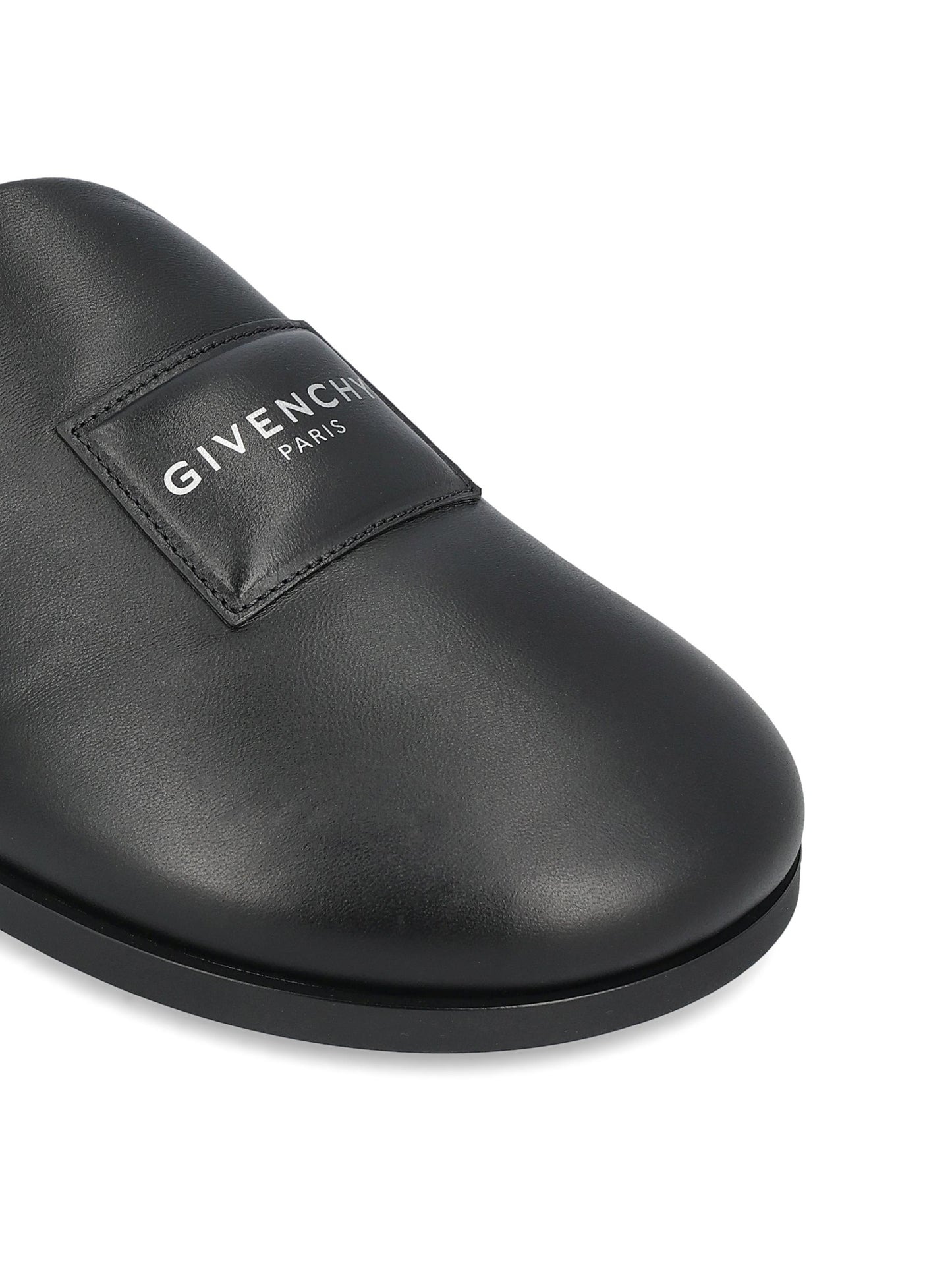 Mule realizzate in pelle. BE30AKE2GB 001 GIVENCHY 