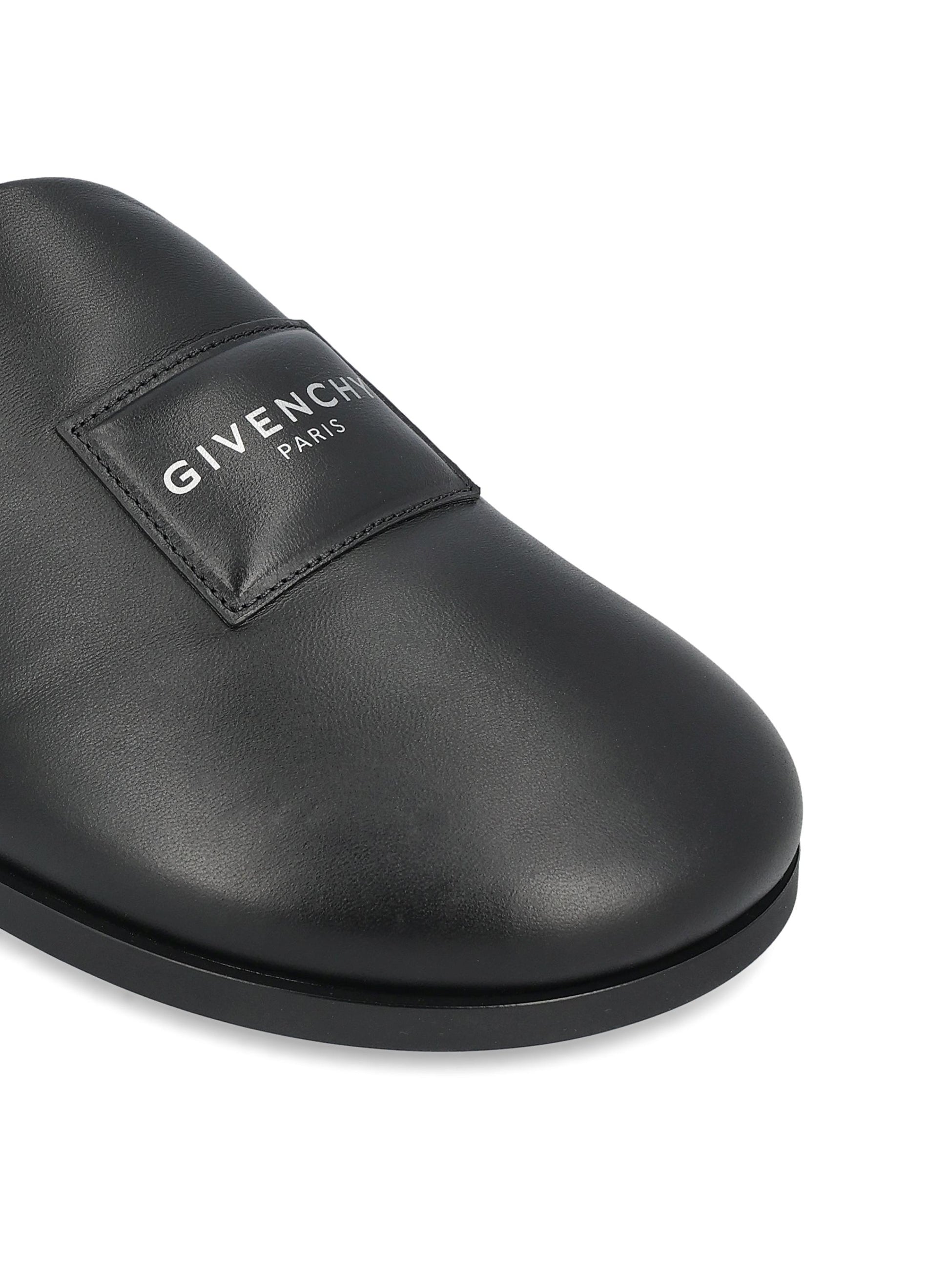 Mule realizzate in pelle. BE30AKE2GB 001 GIVENCHY 