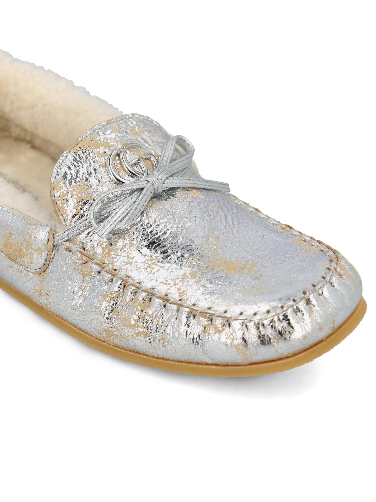 Mocassini realizzati in pelle testurizzata. 853397 AAFTP8556 GUCCI 