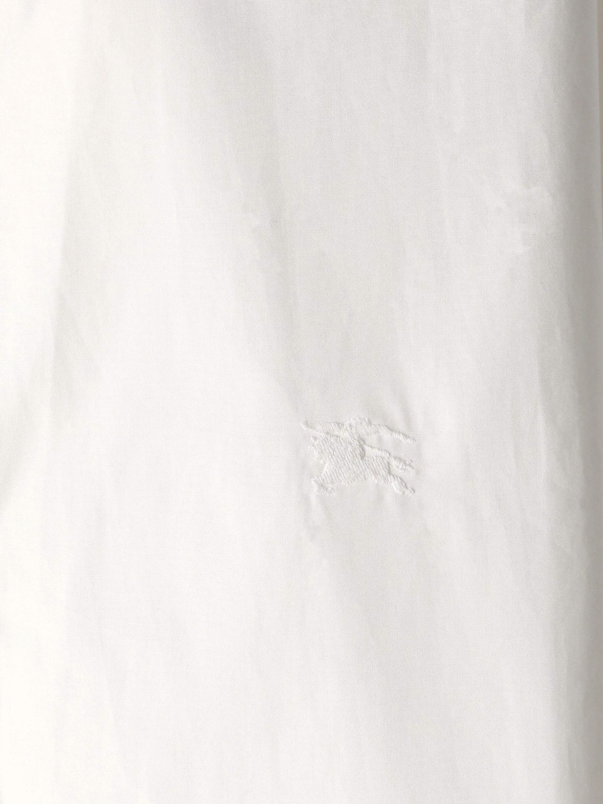 Camicia formale in popeline di cotone. 8120787 A1464 BURBERRY 