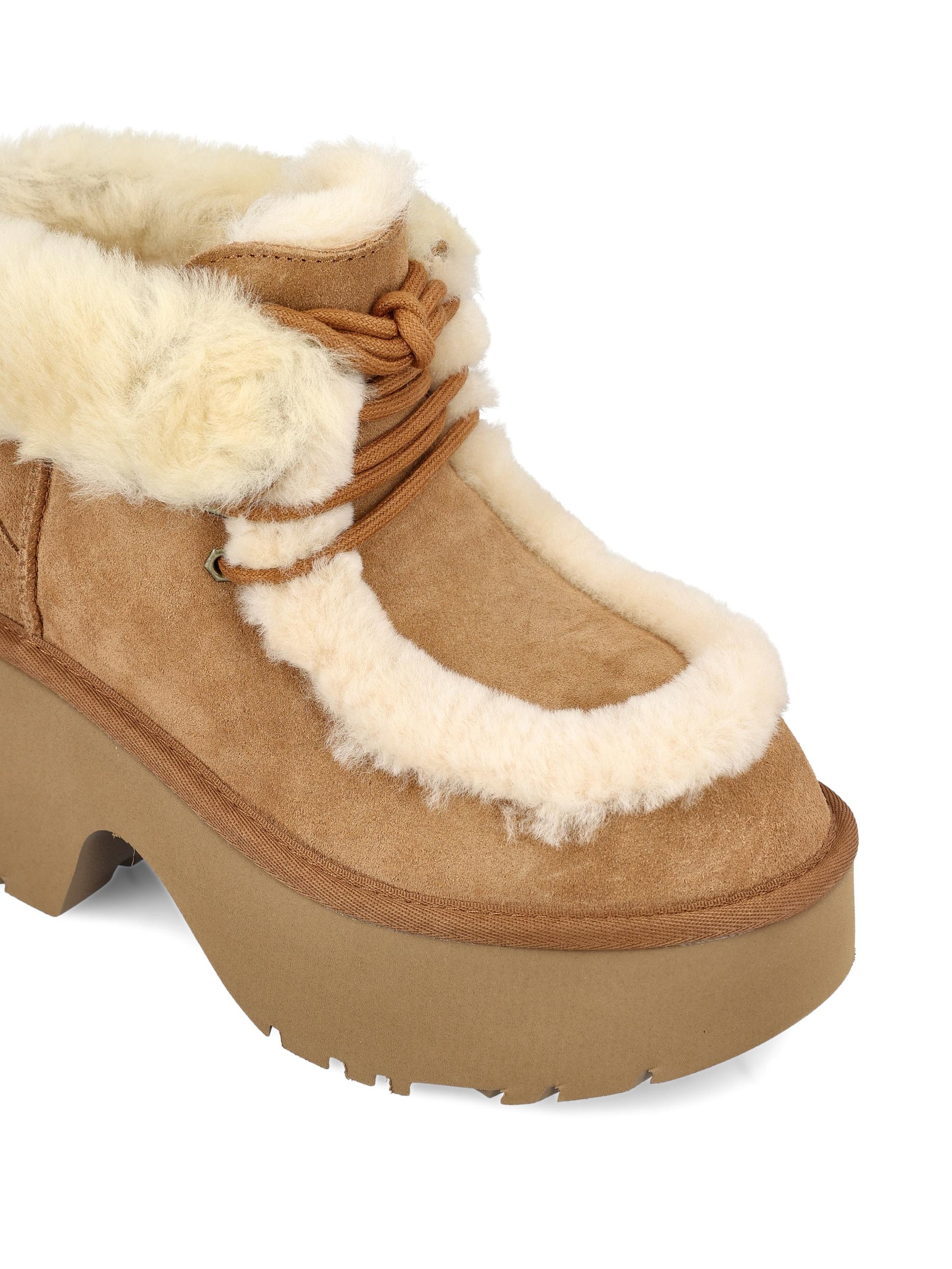 Stivali Classic Esmee Lace Up in pelle scamosciata 1171532 CHE UGG 