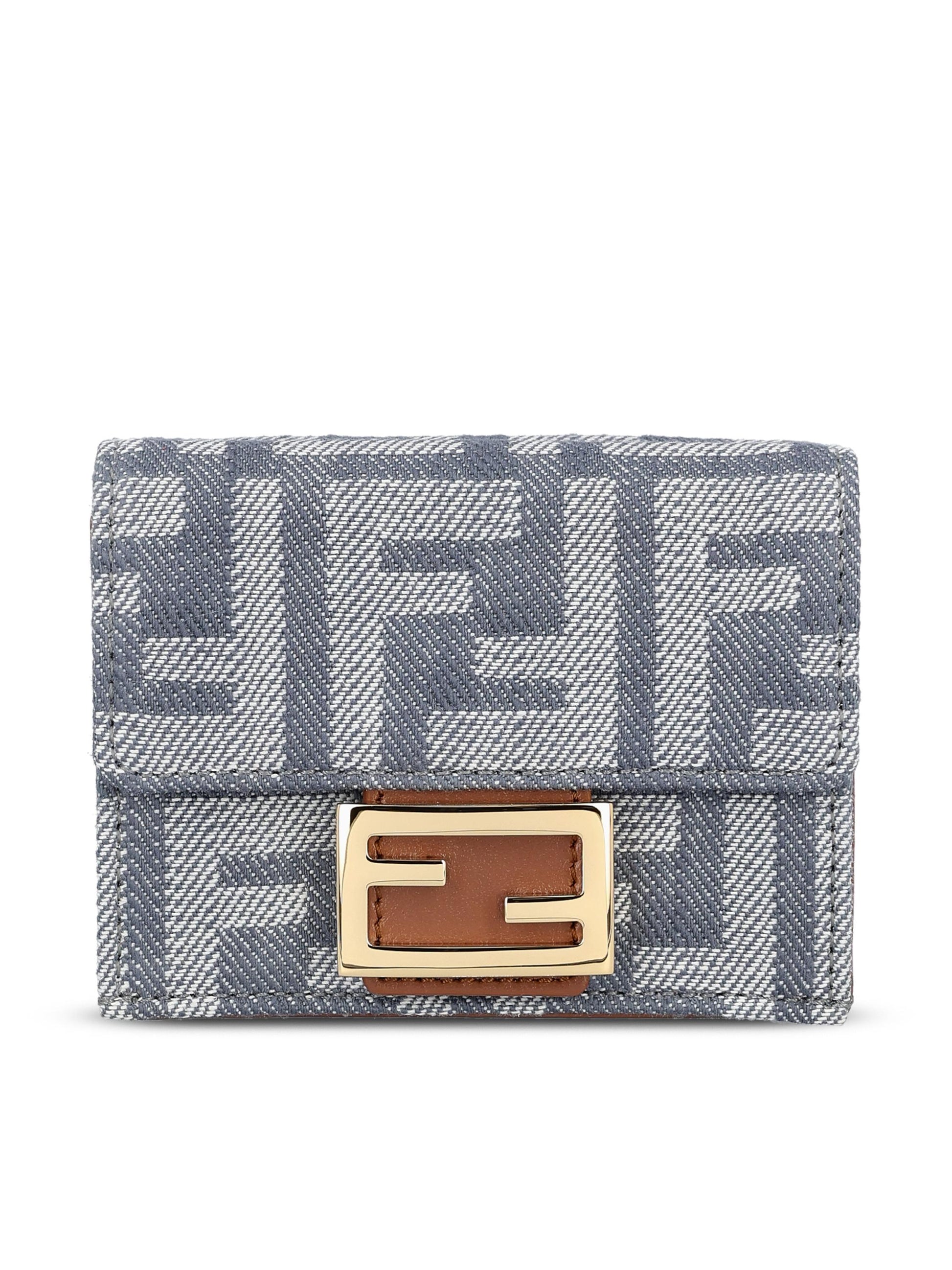 Portafoglio Micro Trifold Baguette 8M0395 AUT4F1SXQ FENDI 