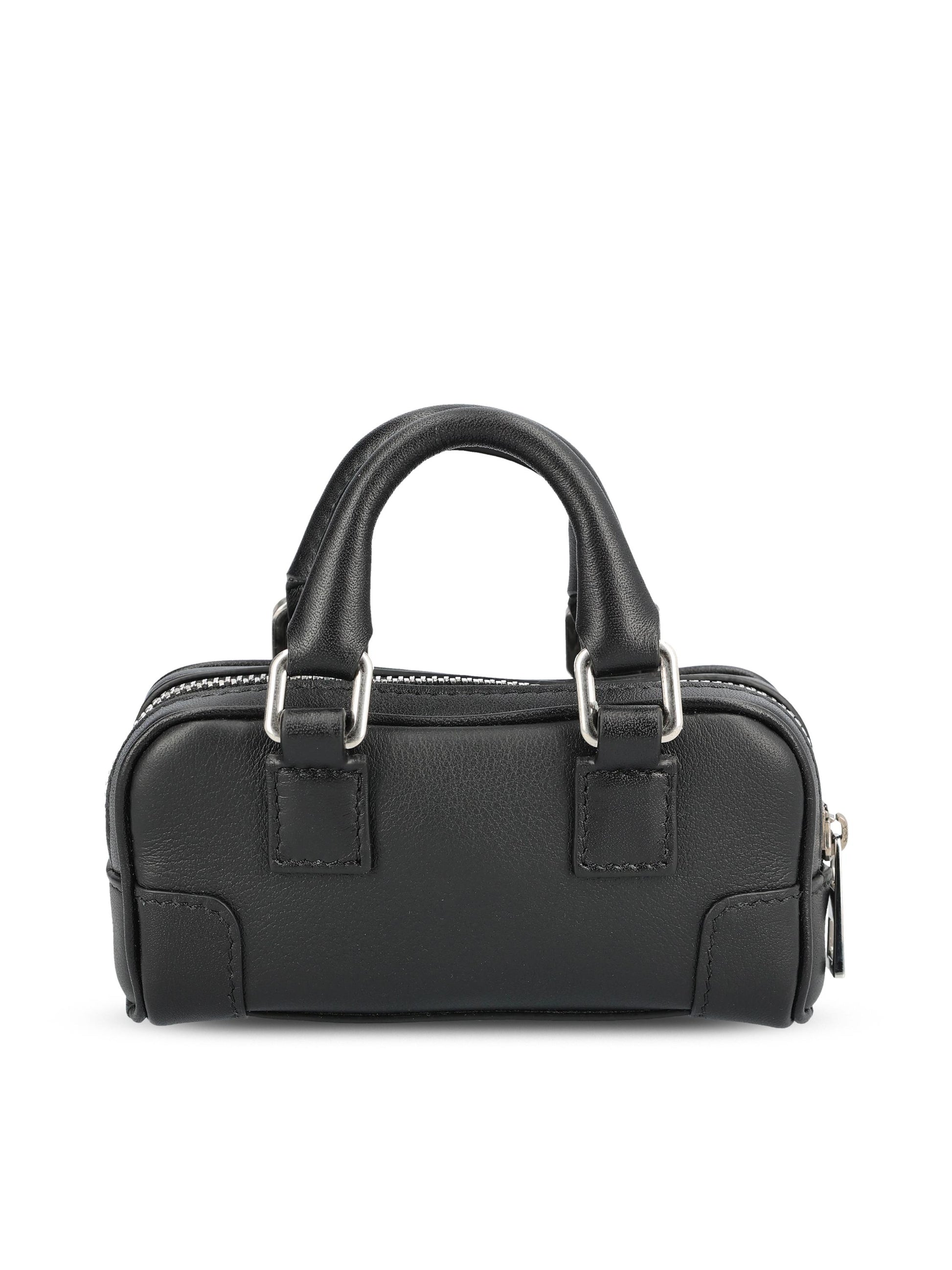 Borsa realizzata in pelle. C039U96X01 1100 LOEWE 