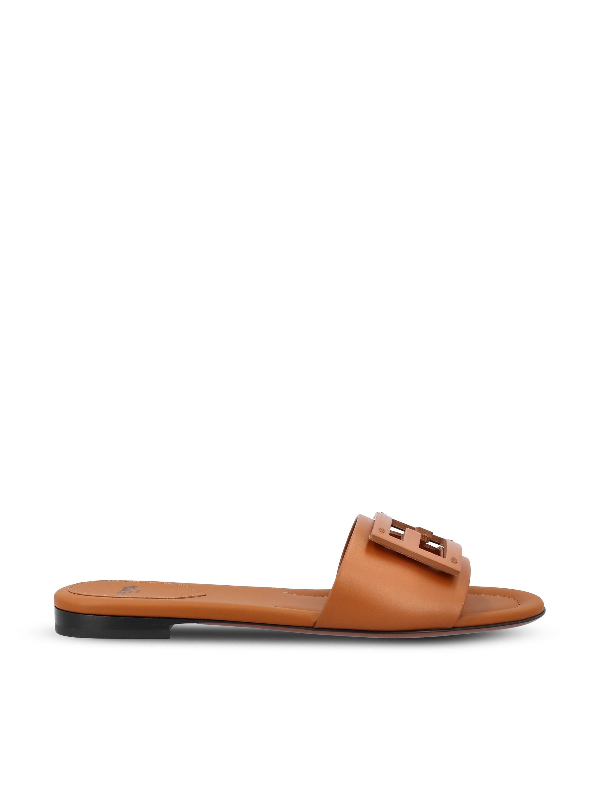 Slide realizzate in pelle. 8R8136 AE7TF1C4R FENDI 