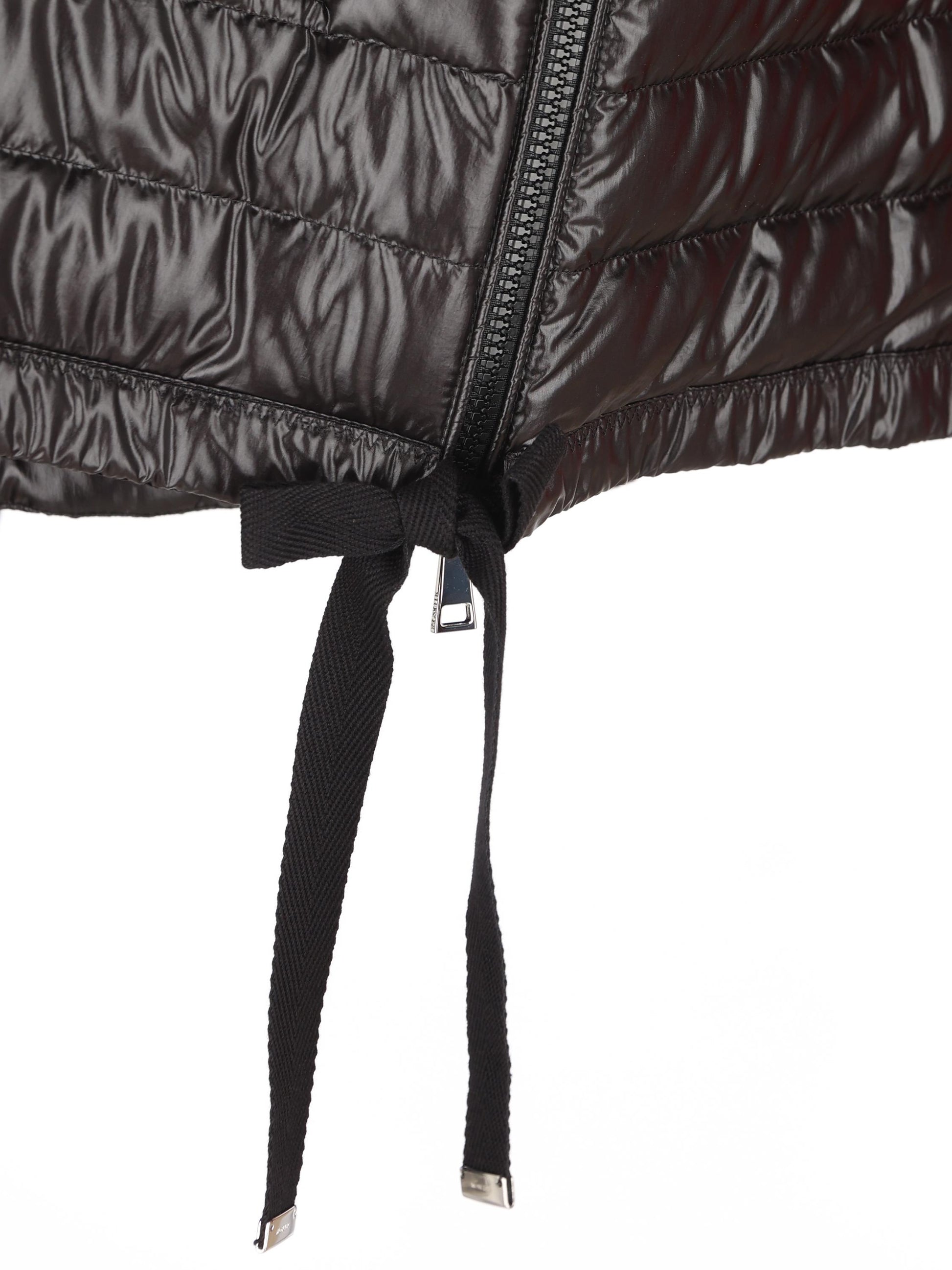 Piumino realizzato in poliammide. W1A00099 597QN999 MONCLER 