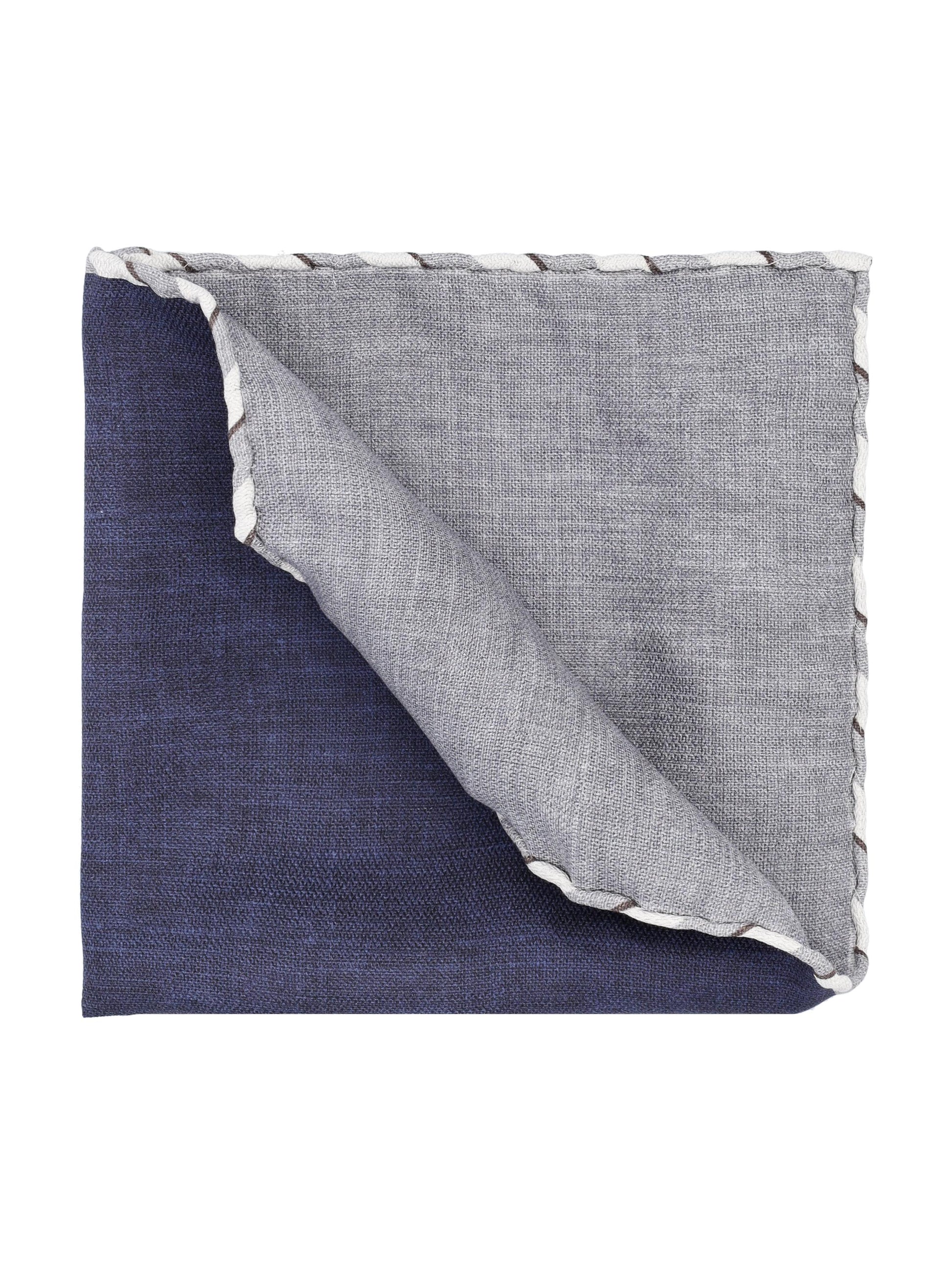 Pochette realizzata in seta. MX8650091 C2425 BRUNELLO CUCINELLI 