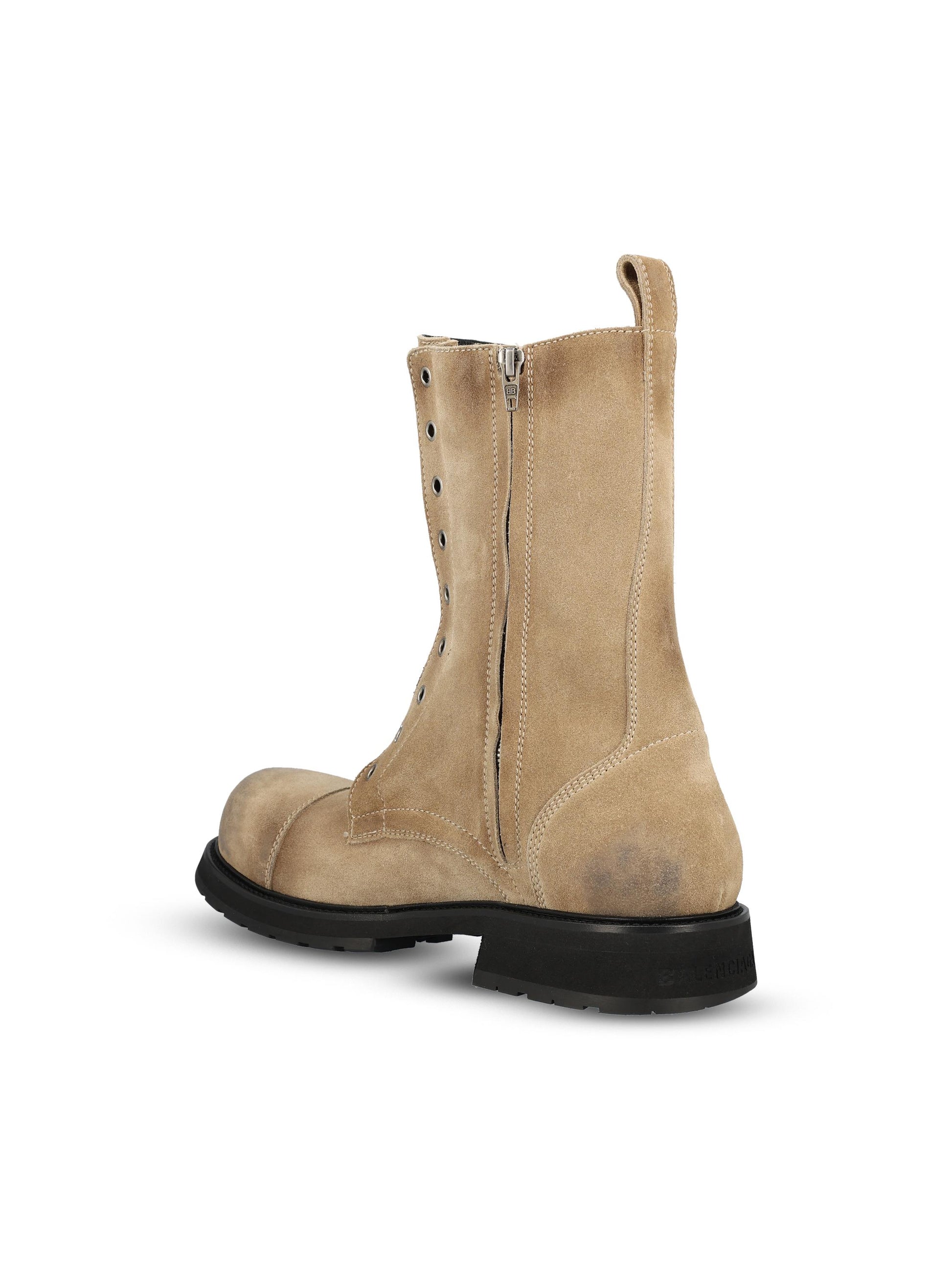 Stivali realizzati in pelle. 844925 WCB419099 BALENCIAGA 