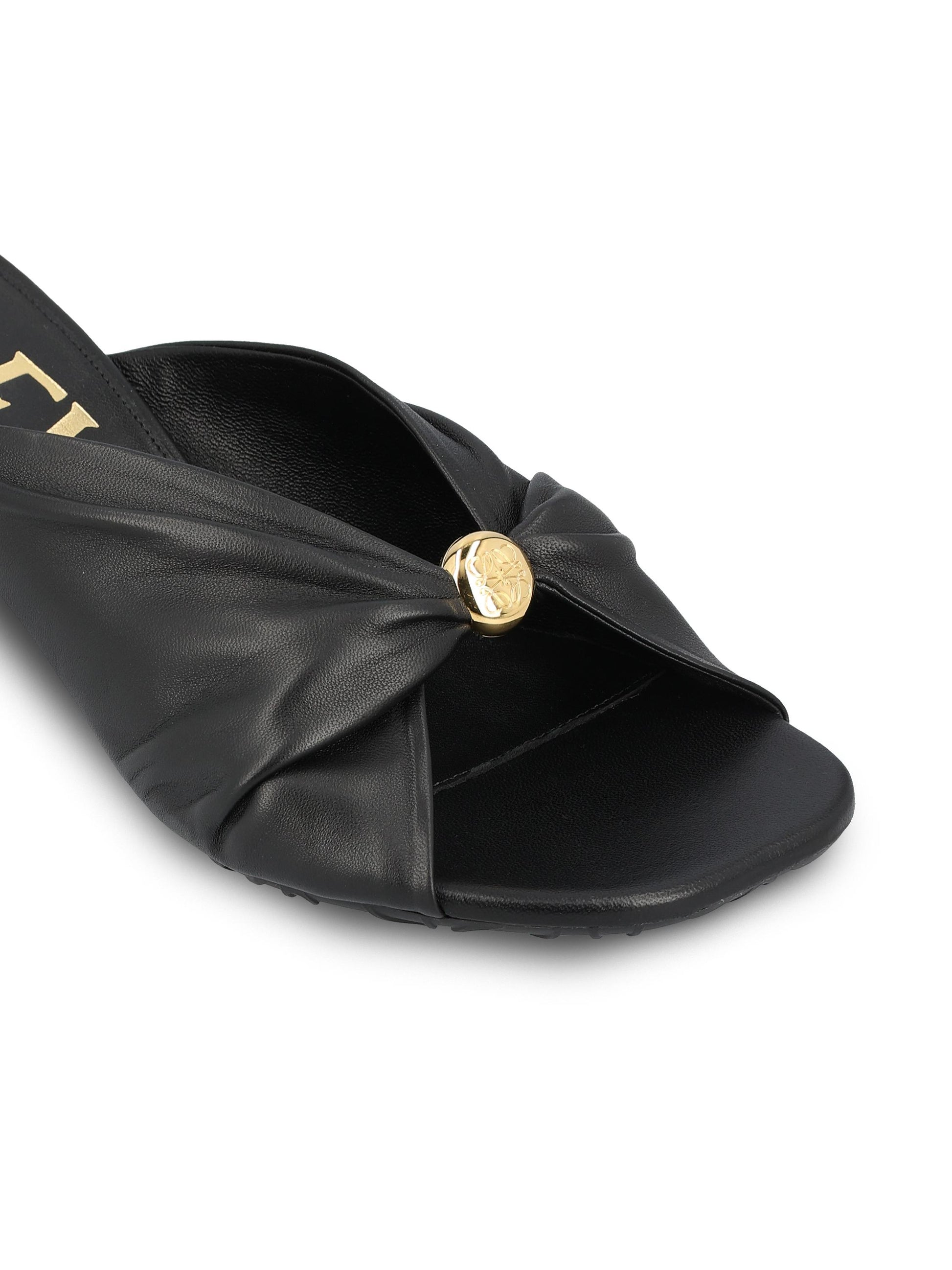 Slide realizzate in pelle di agnello. L616465X92 1100 LOEWE - PAULA'S IBIZA 