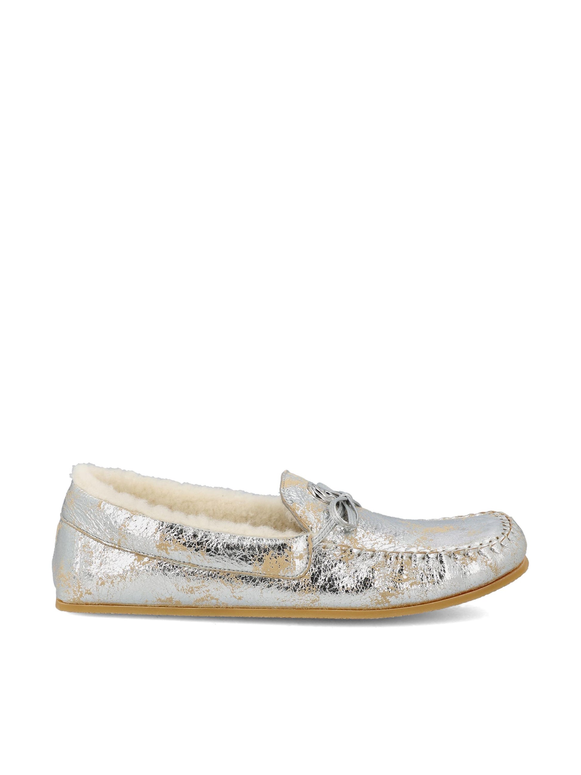 Mocassini realizzati in pelle testurizzata. 853397 AAFTP8556 GUCCI 