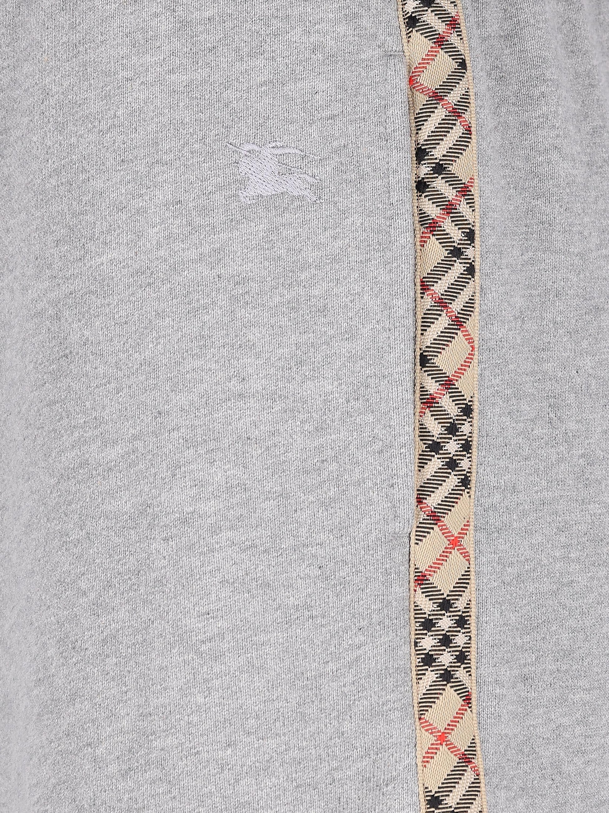 Pantaloni realizzati in cotone. 8118974 A2142 BURBERRY 