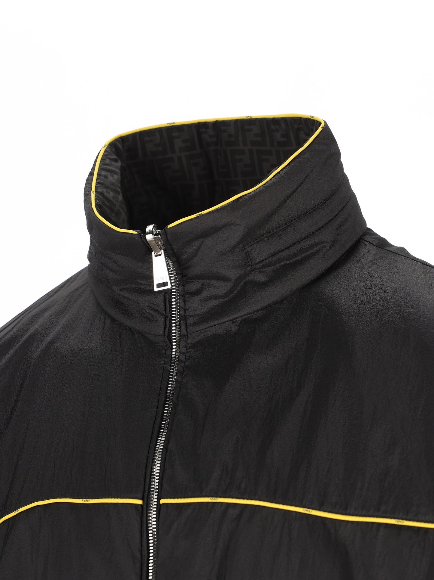 Giacca realizzata in poliammide. FAA980 AYYVF0GME FENDI 