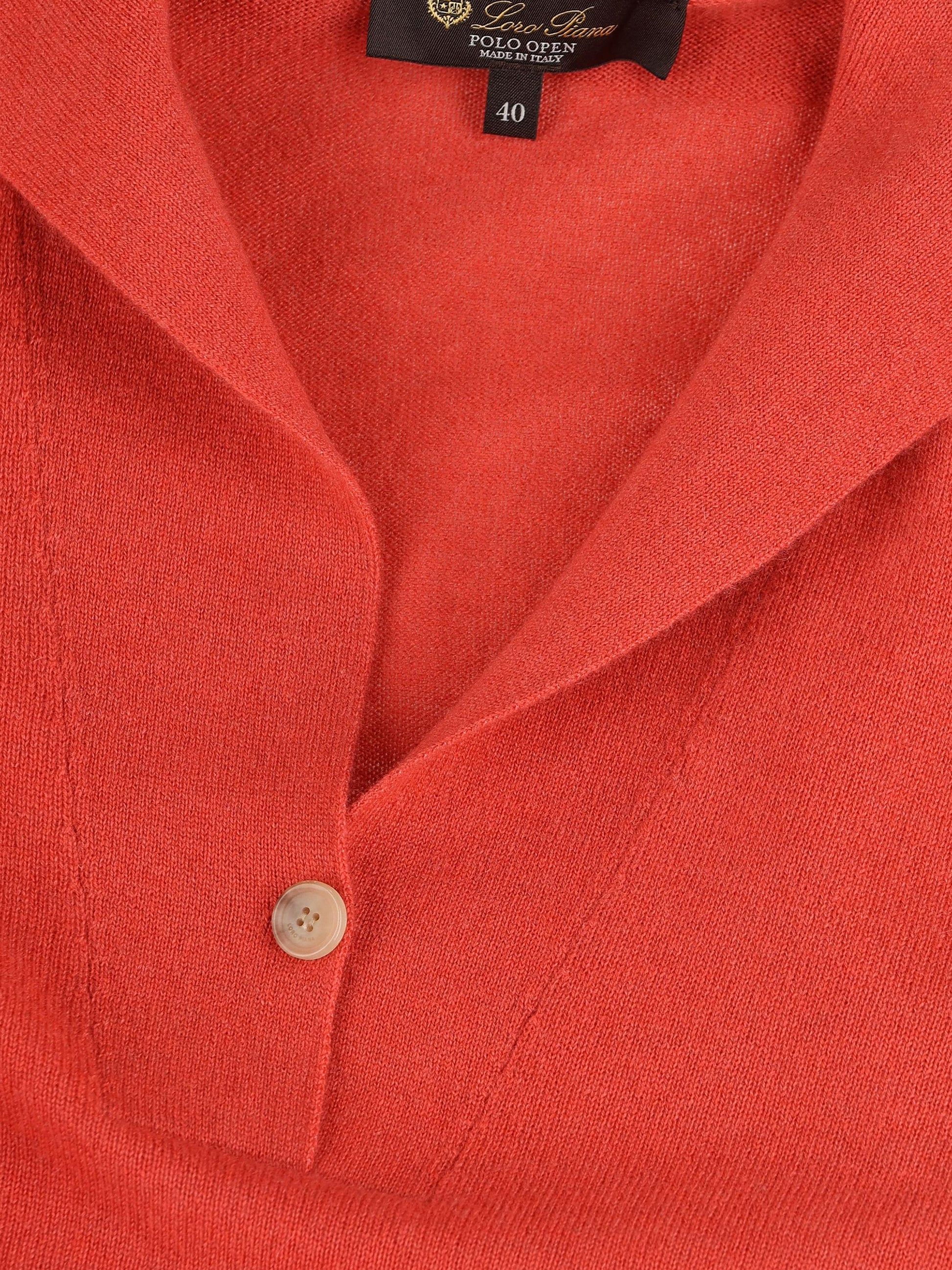 Polo realizzata in cashmere. FAQ9446 R0F0 LORO PIANA 