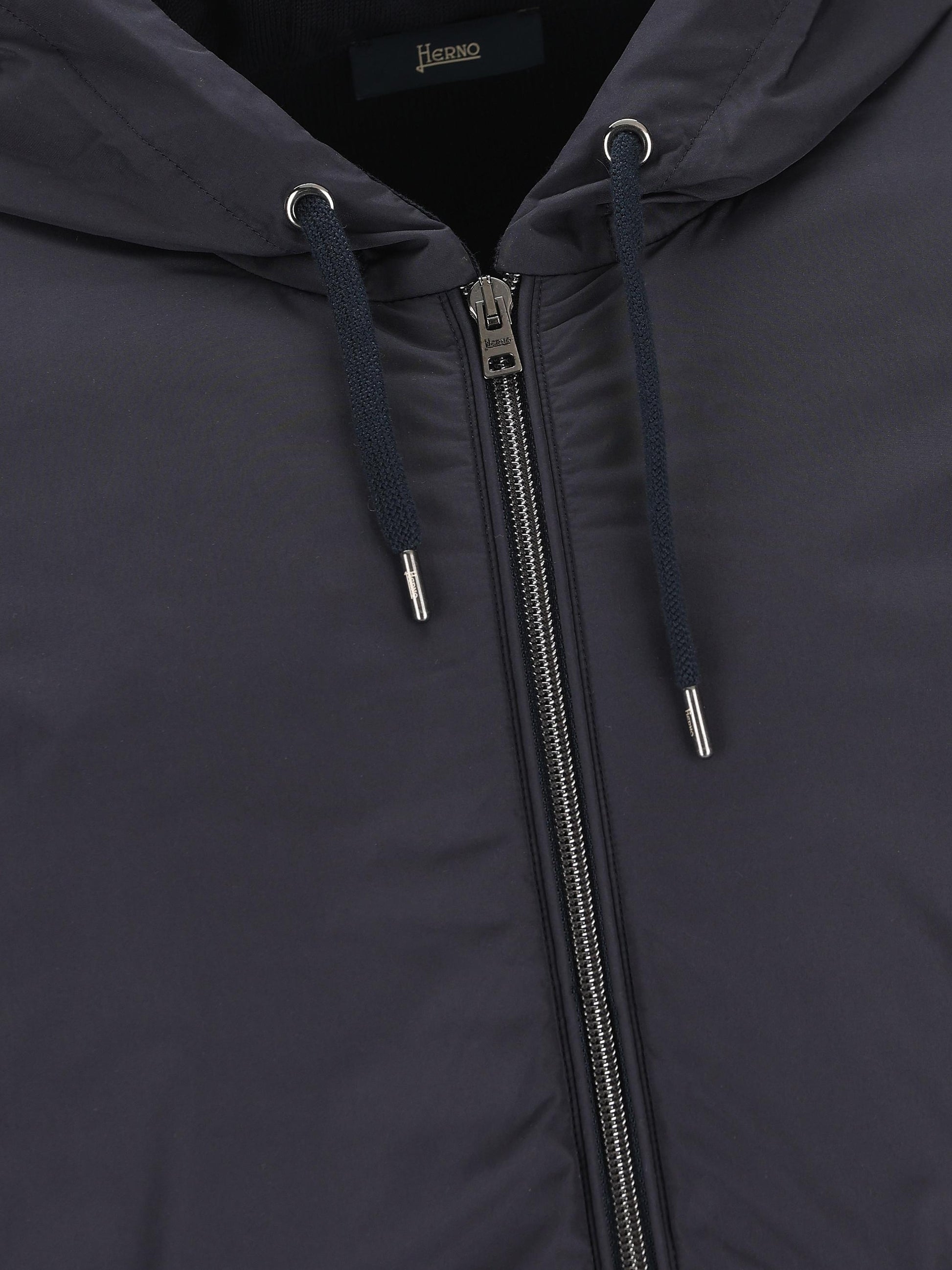 Giacca realizzata in cotone e poliestere. MC000168U 720569201 HERNO 