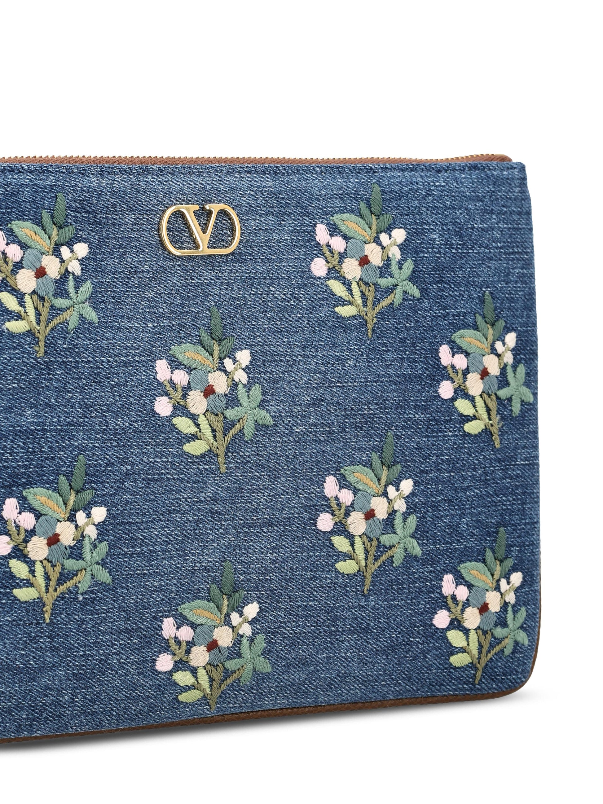 Pochette in denim. 8W0P0AK4MDU AXM VALENTINO GARAVANI 