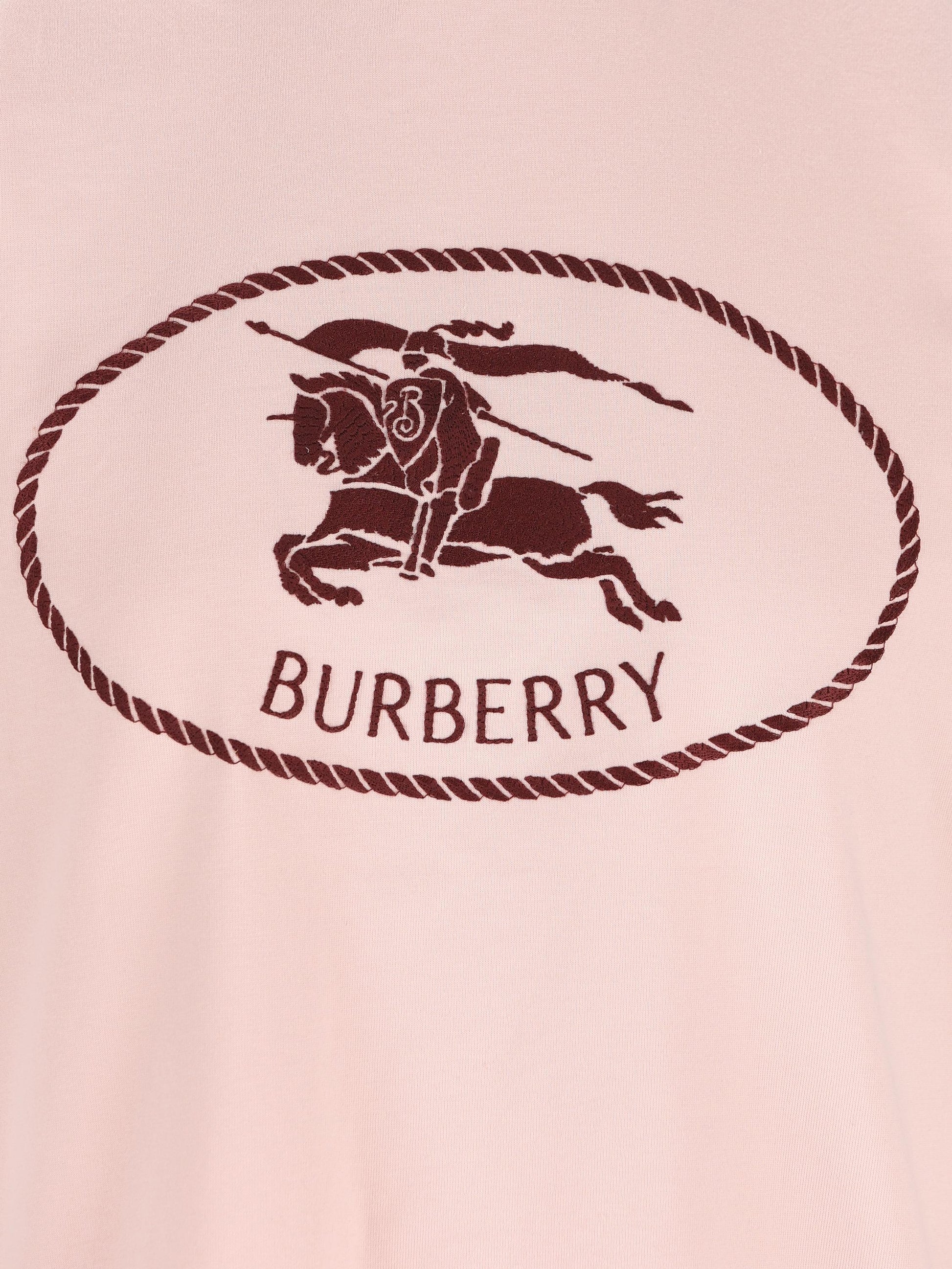 T-shirt in cotone con Knight Stamp 8110925 C2989 BURBERRY 