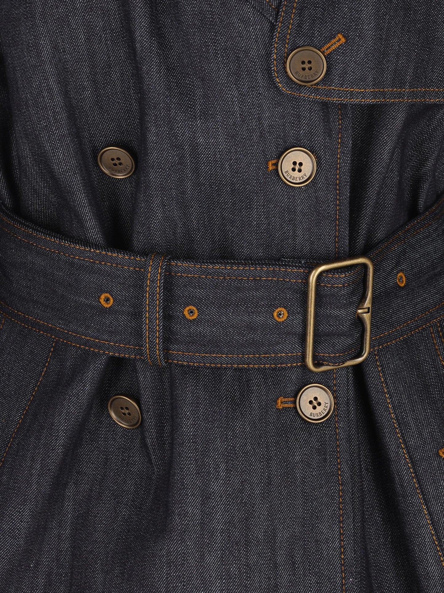 Trench realizzato in denim. 8126364 A1185 BURBERRY 