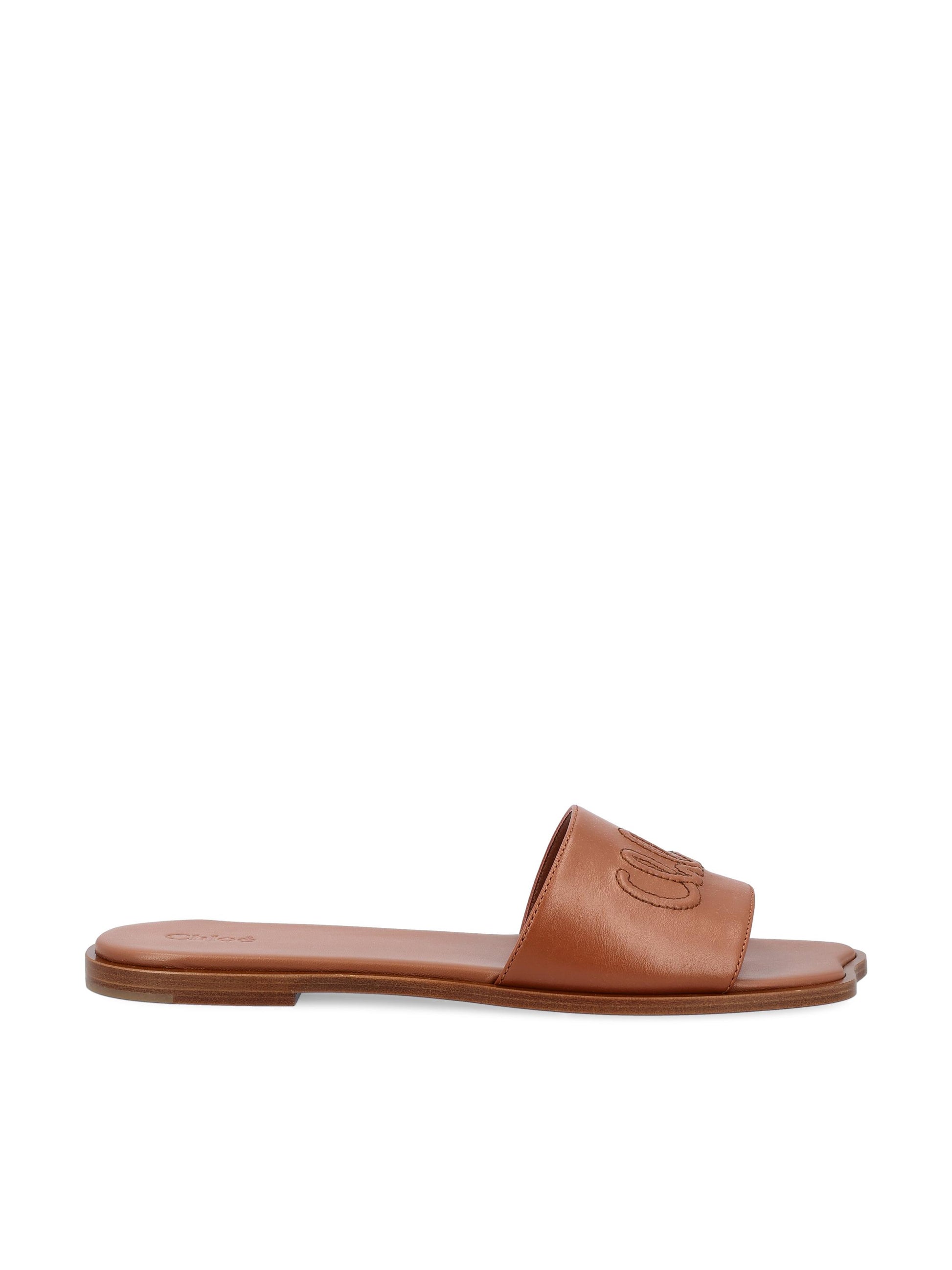 Sandali realizzati in pelle. CH25A12LPI 27T CHLOE' 