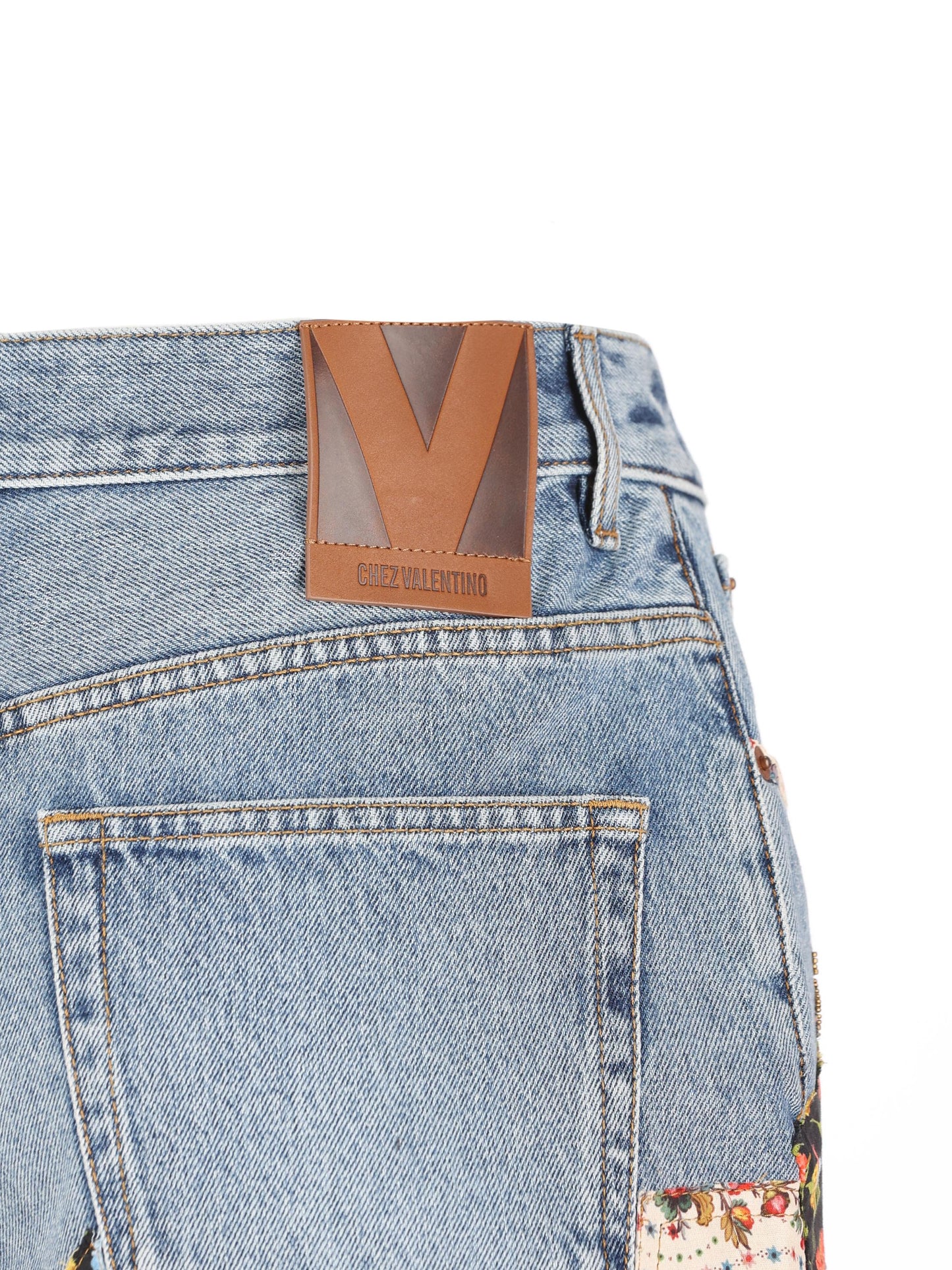 Shorts realizzati in cotone. 8B3DD2AW9YB 558 VALENTINO GARAVANI 