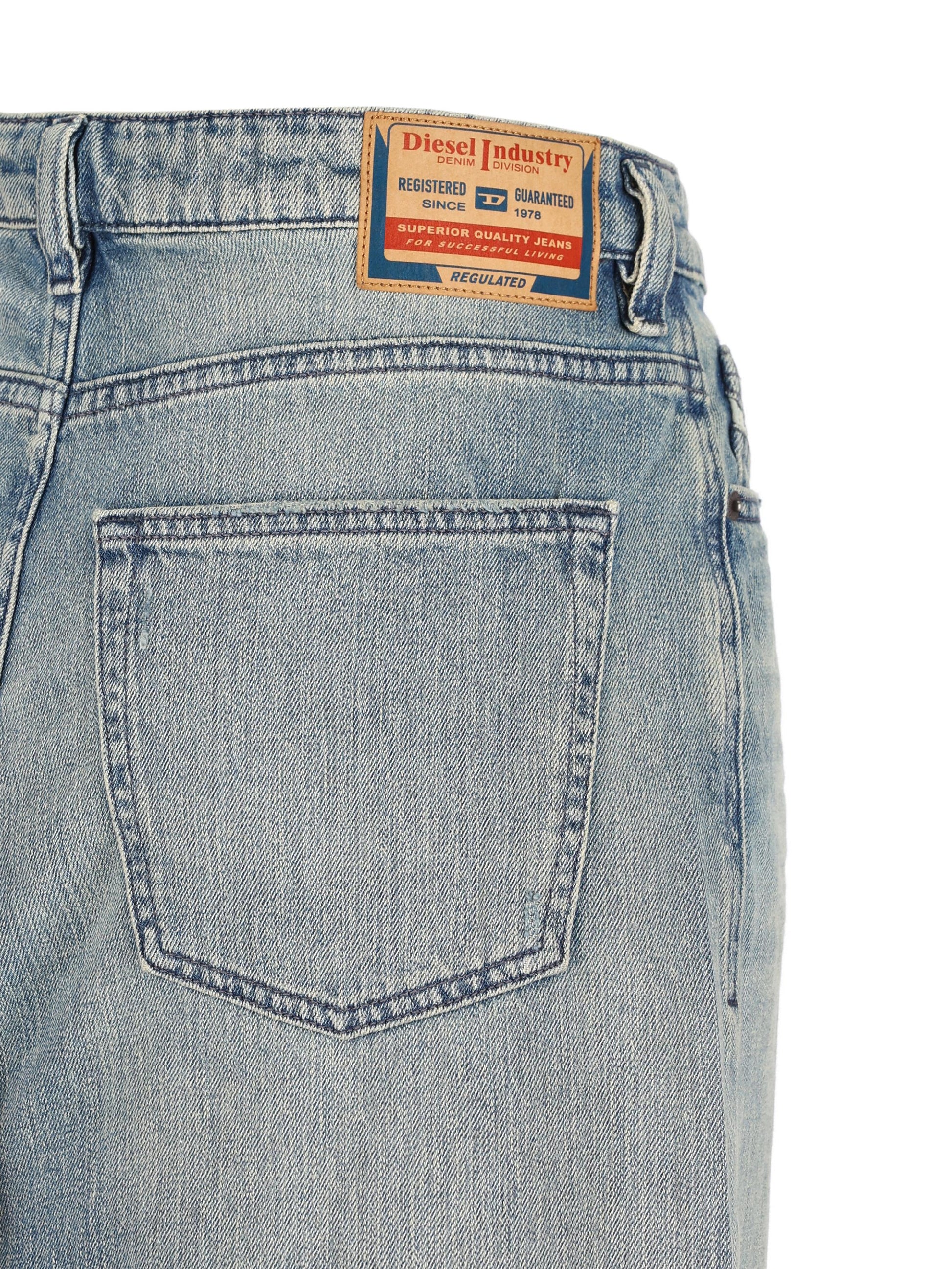 Jeans realizzati in cotone. A06925 0DBEC01 DIESEL 