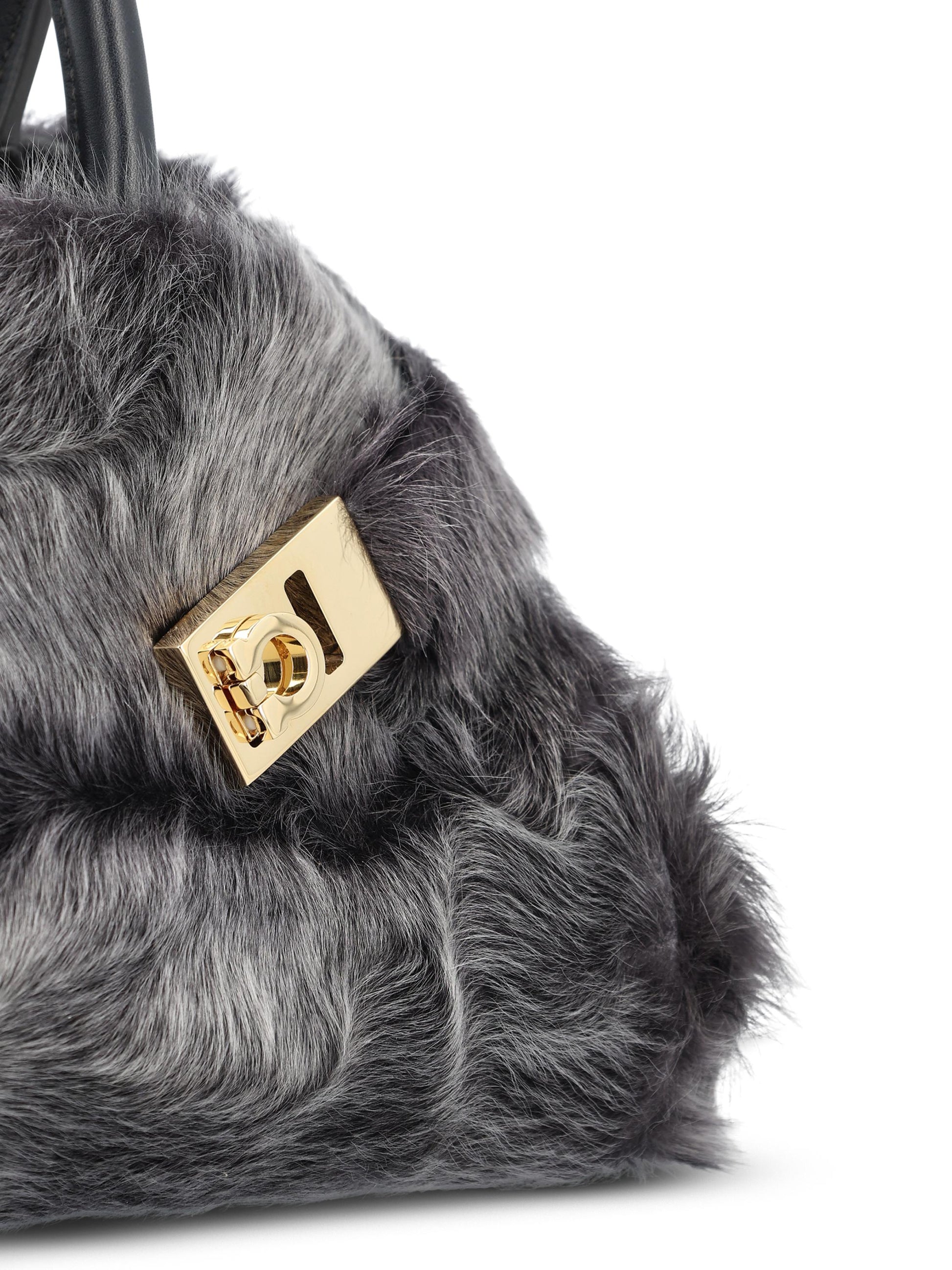 Borsa realizzata in shearling di capretto e vitello. 21A451 787979001 SALVATORE FERRAGAMO 