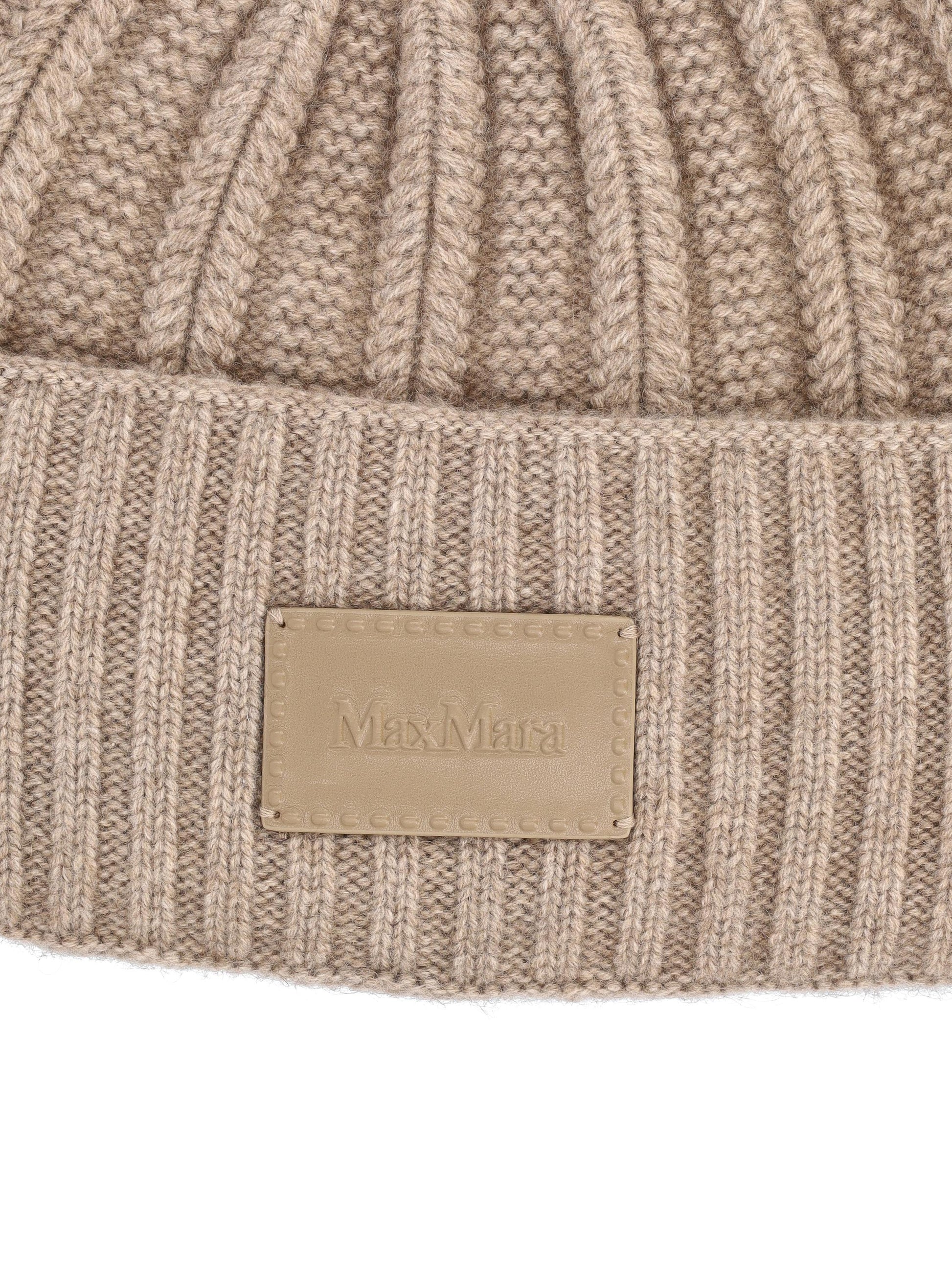 Cappello realizzato in cashmere. 2524576072600 010 MAX MARA 