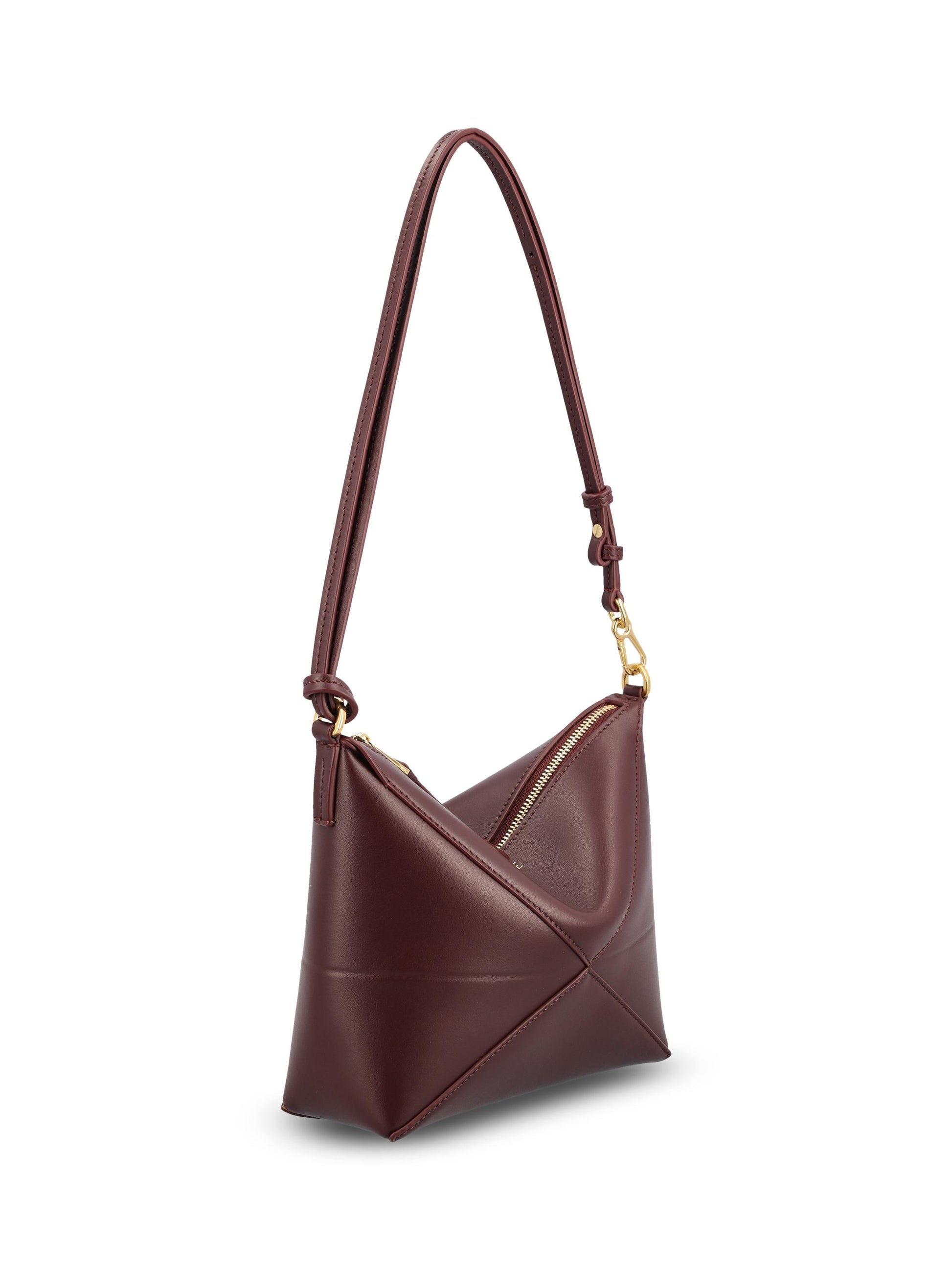 Pochette realizzata in pelle di vitello. C510PT1X01 7240 LOEWE 