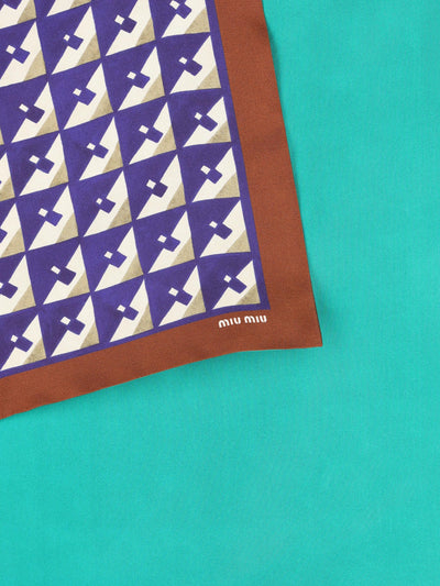 Foulard realizzato in seta. 5FF065 2IG3F0NNV MIU MIU 