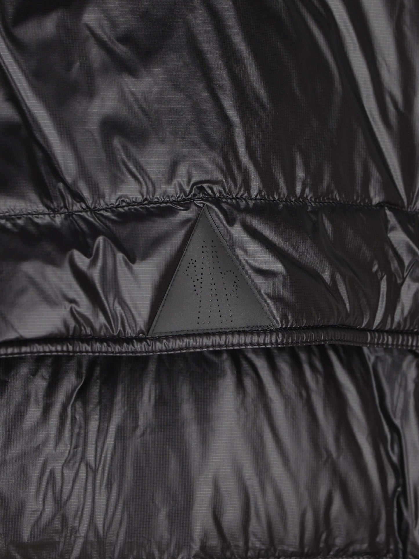 Piumino realizzato in poliammide. M1A00007 597X6999 MONCLER GRENOBLE 