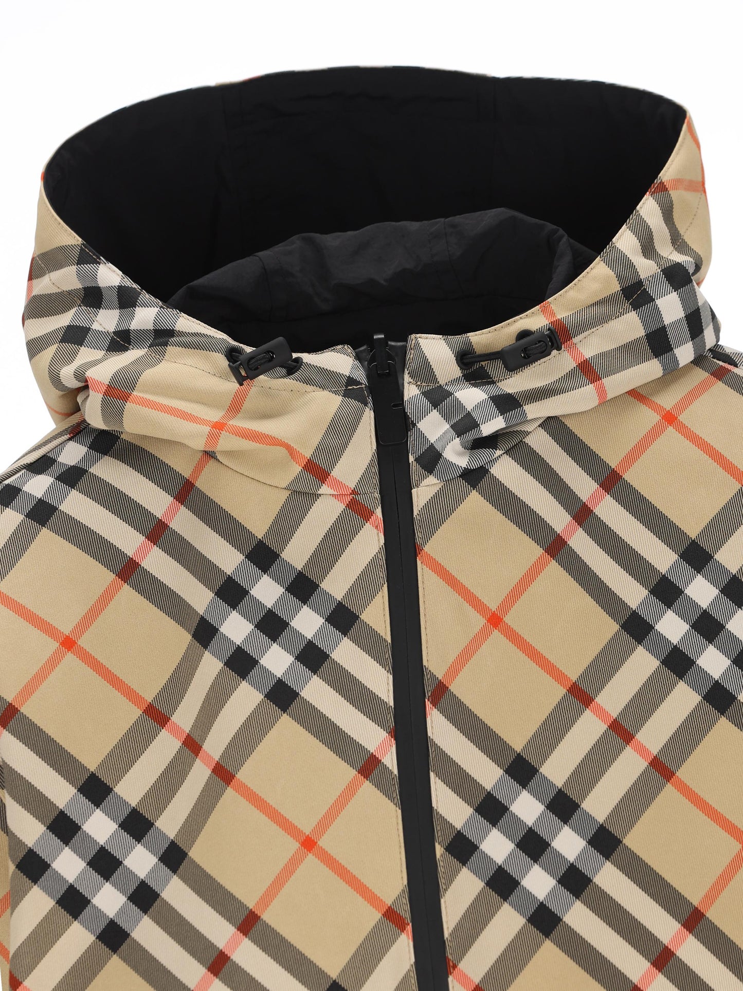 Giacca realizzata in poliestere. 8125112 B9368 BURBERRY 