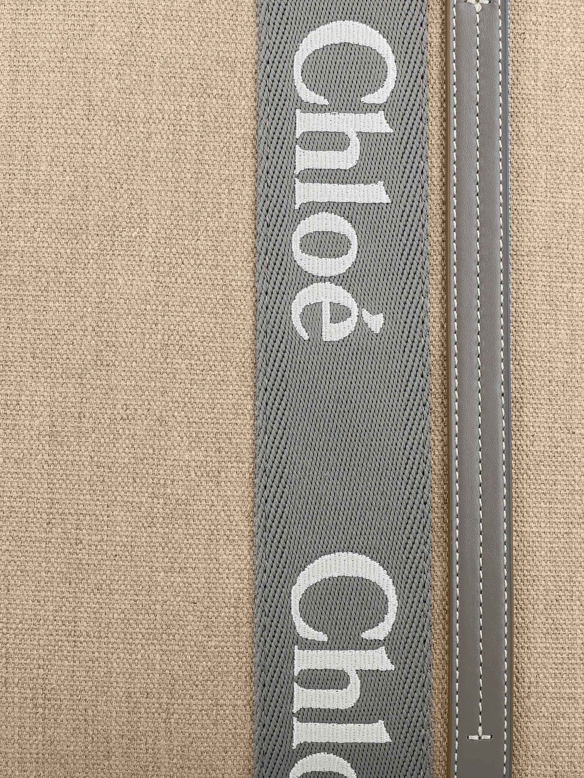 Tote bag in tela di lino. CHC23AS383L17 036 CHLOE' 