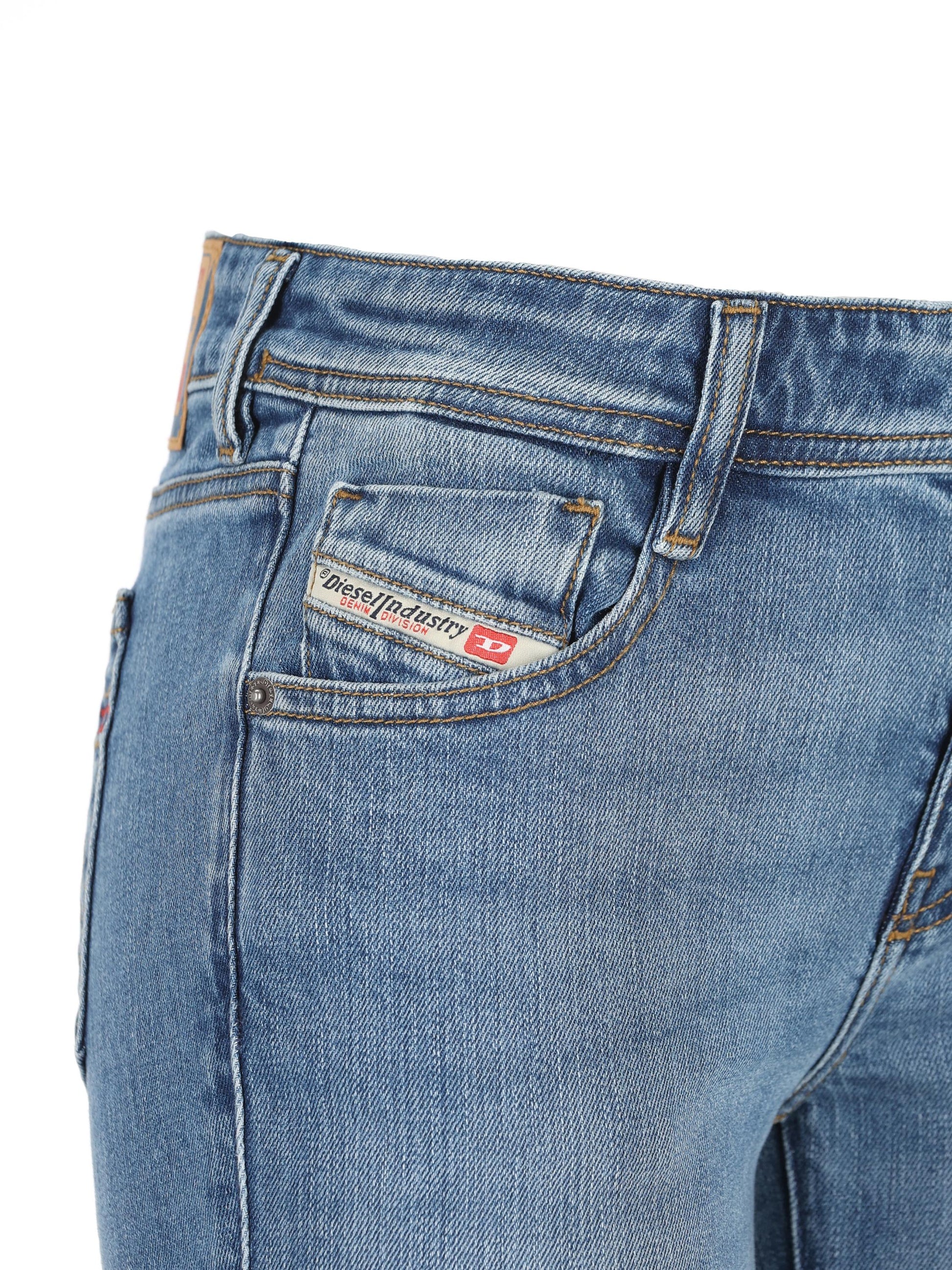 Jeans realizzati in cotone. A11003 0ADBH01 DIESEL 