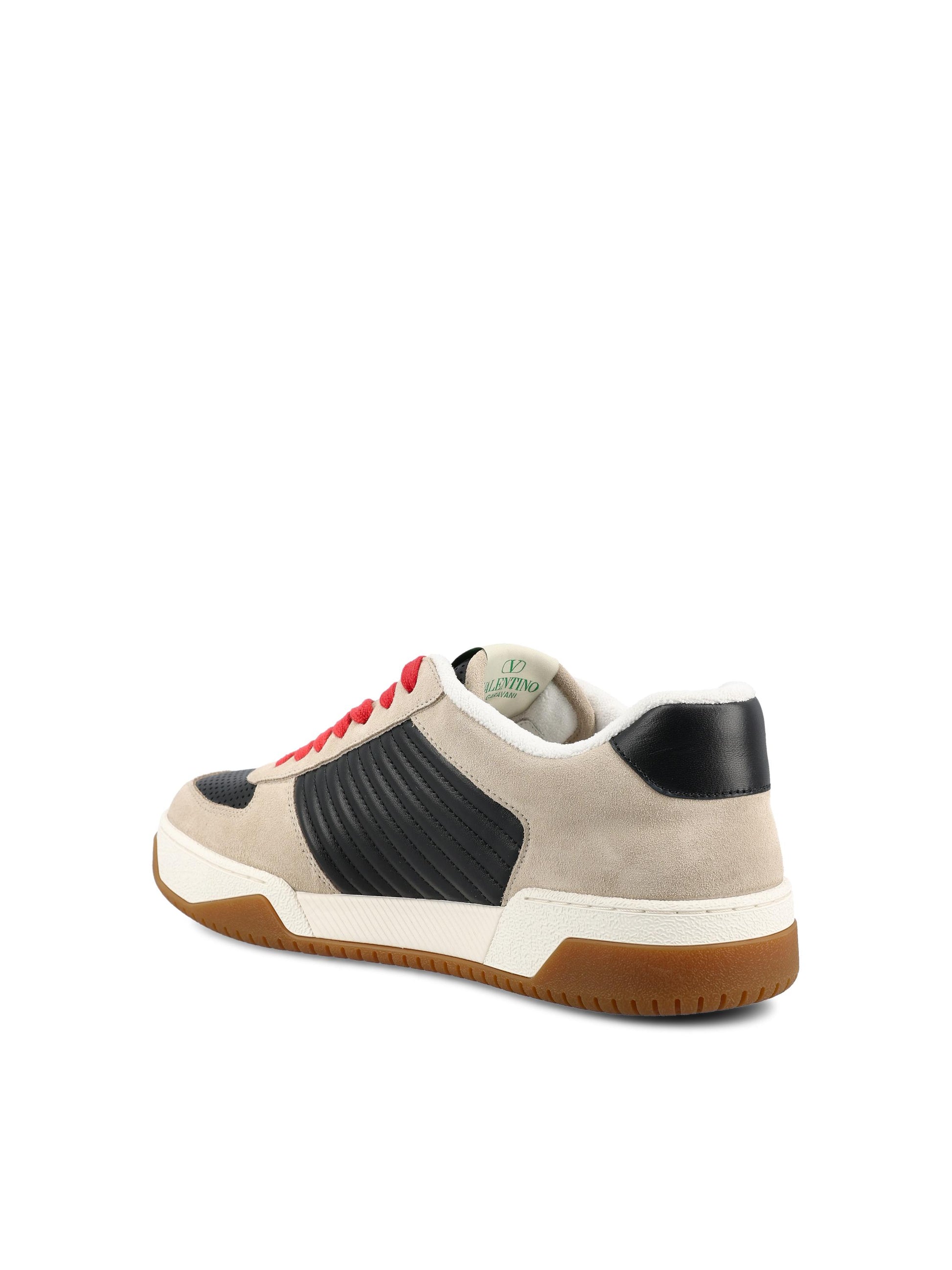 Sneakers realizzate in crosta e nappa. 8Y2S0M78ZZM 9V4 VALENTINO GARAVANI 