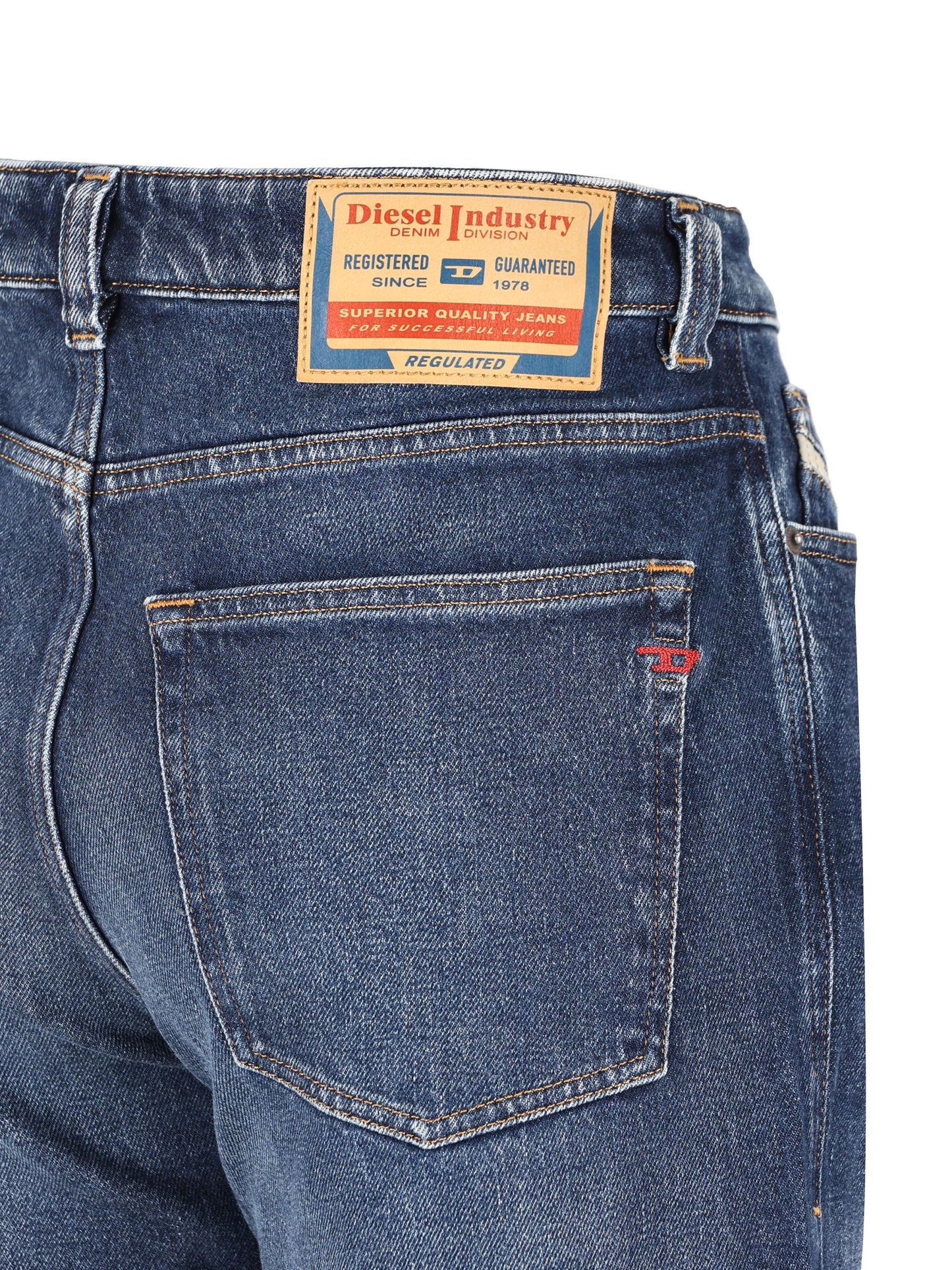 Pantaloni realizzati in cotone. A07018 09L2101 DIESEL 