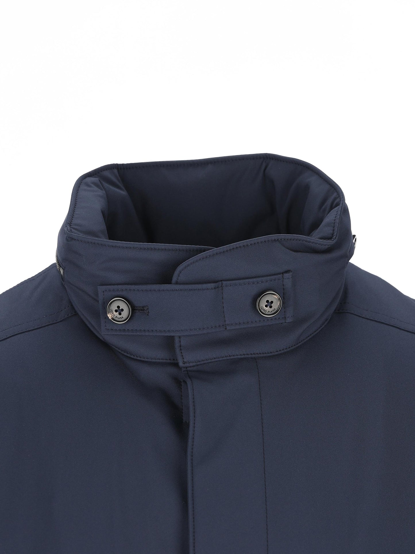 Giacca realizzata in poliammide. FAR0892 W000 LORO PIANA 