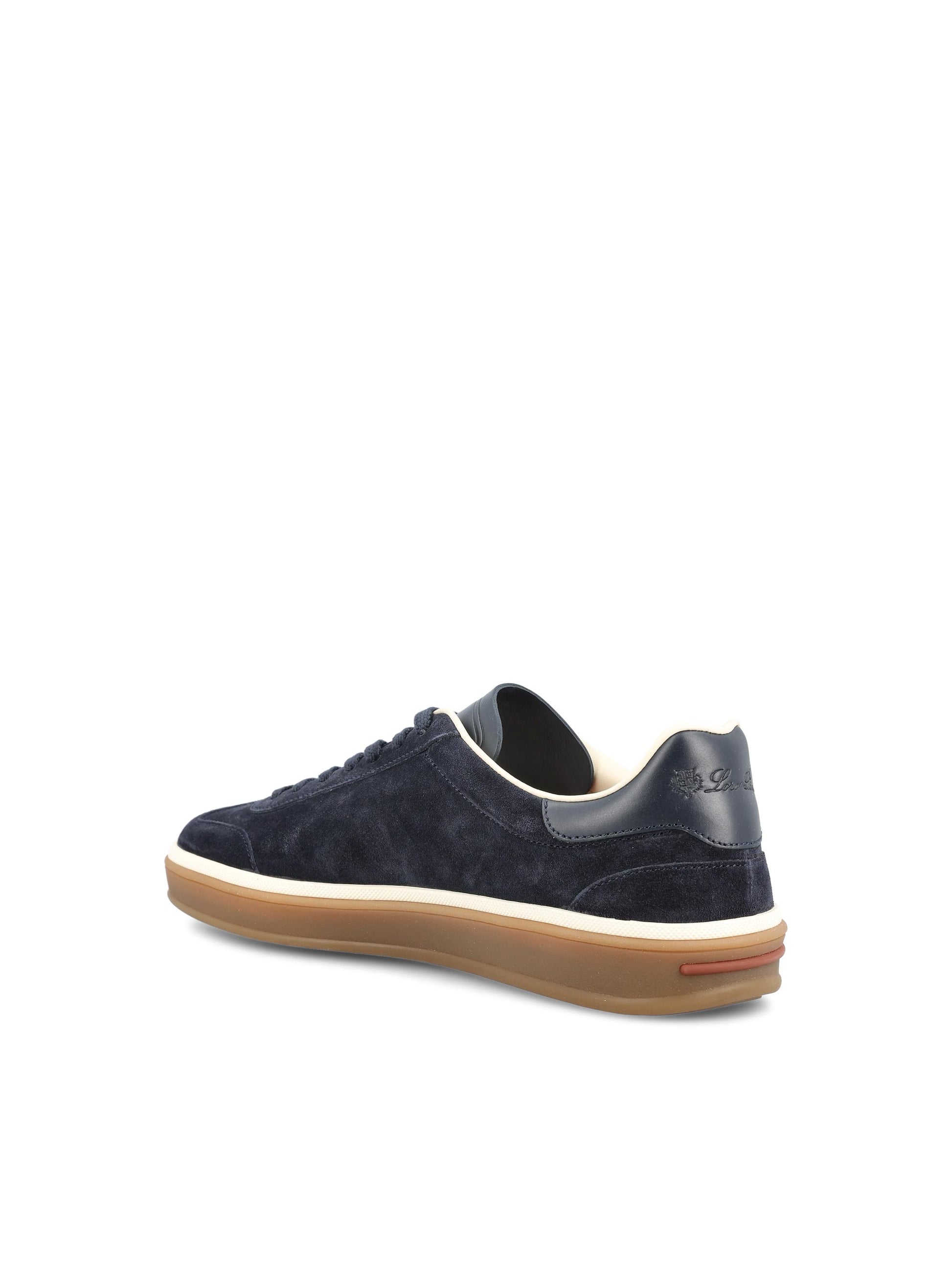 Sneakers realizzate in suede. FSM0106 W000 LORO PIANA 