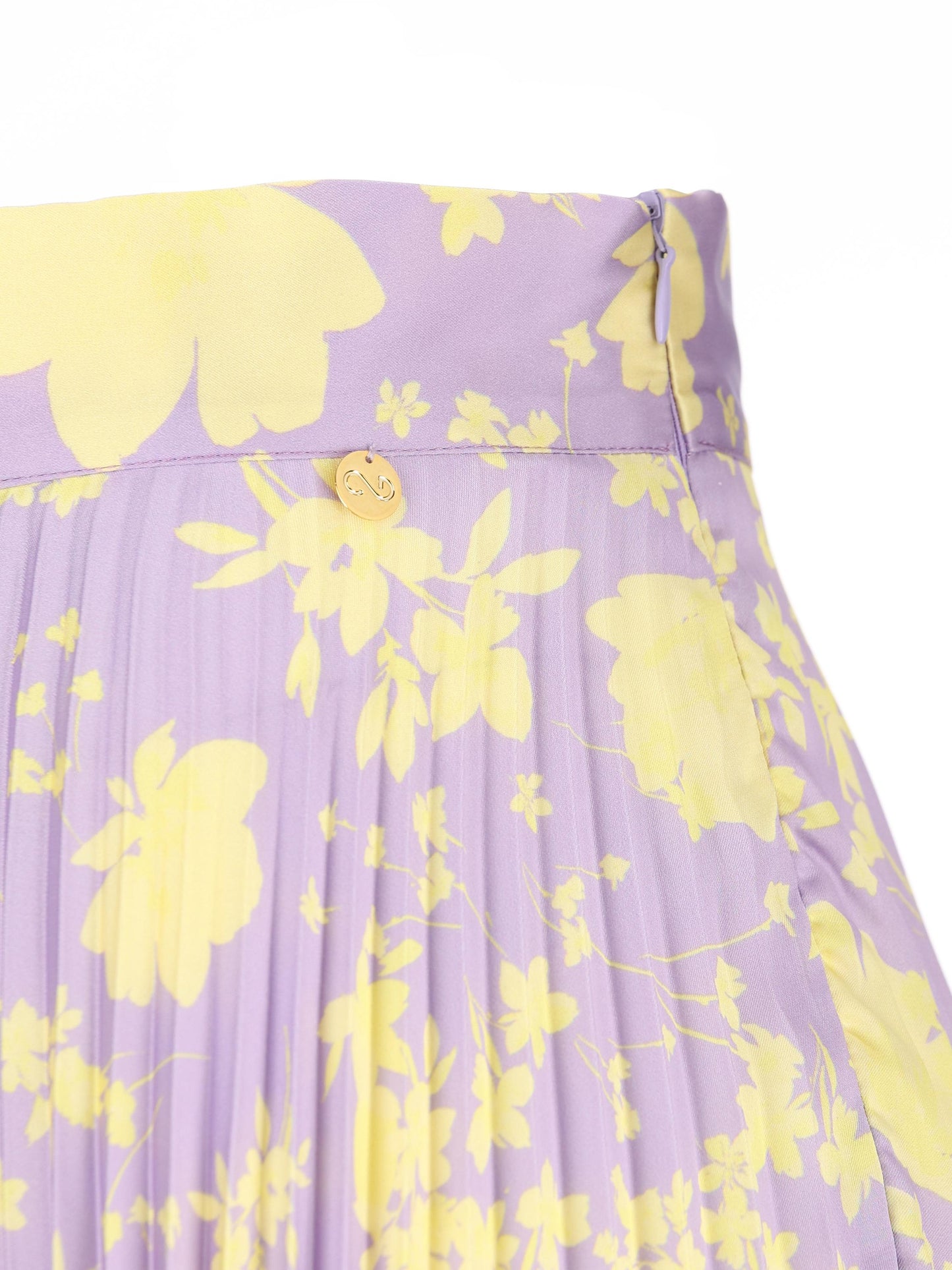 Gonna realizzata in poliestere riciclato. S26CAT7300  CATALINA 