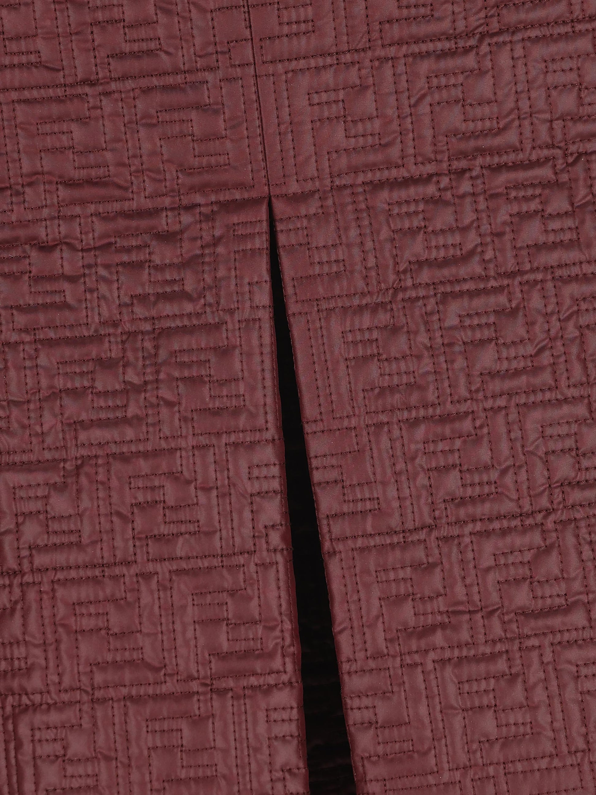 Gonna realizzata in nylon trapuntato. FAB407 AT9CF1UKF FENDI 